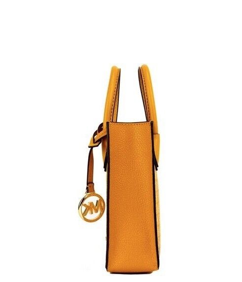 Michael Kors Mercer XS Honeycomb Guldfärgad Signature PVC North South Shopper Axelremsväska
