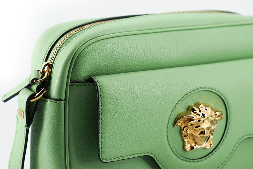 Versace Elegant Mintgrön Läderkameraväska