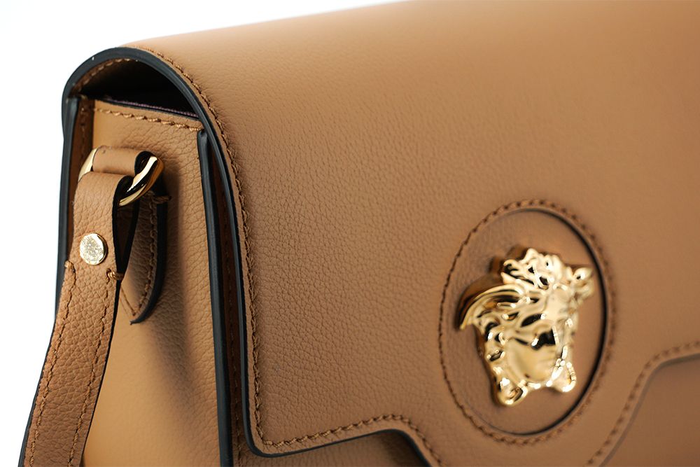 Versace Elegant Axelväska i Kalvskinn i Brunt