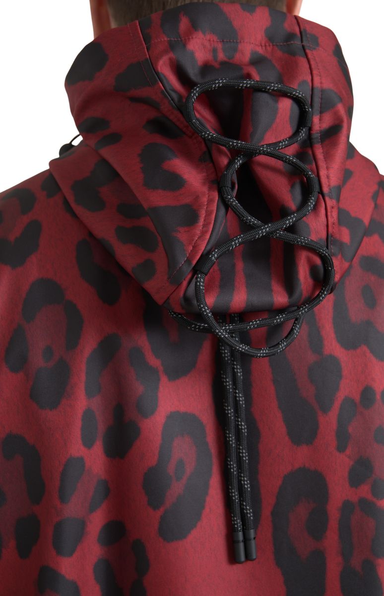 Dolce & Gabbana Röd Leopardjacka med Huva och Regnjacka