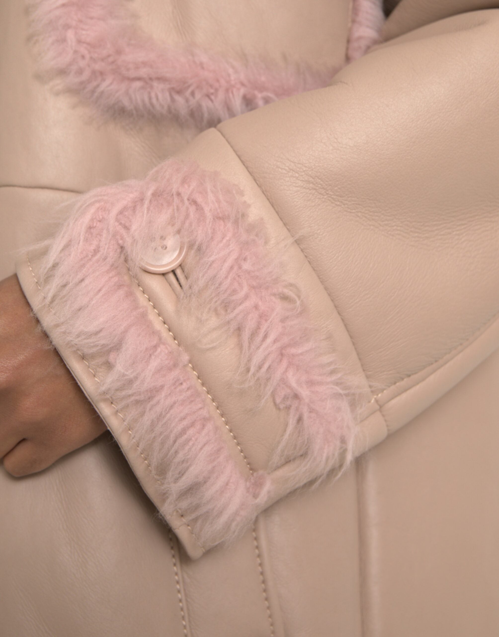 Dolce & Gabbana Beige Rosa Lammskinnskappa Jacka