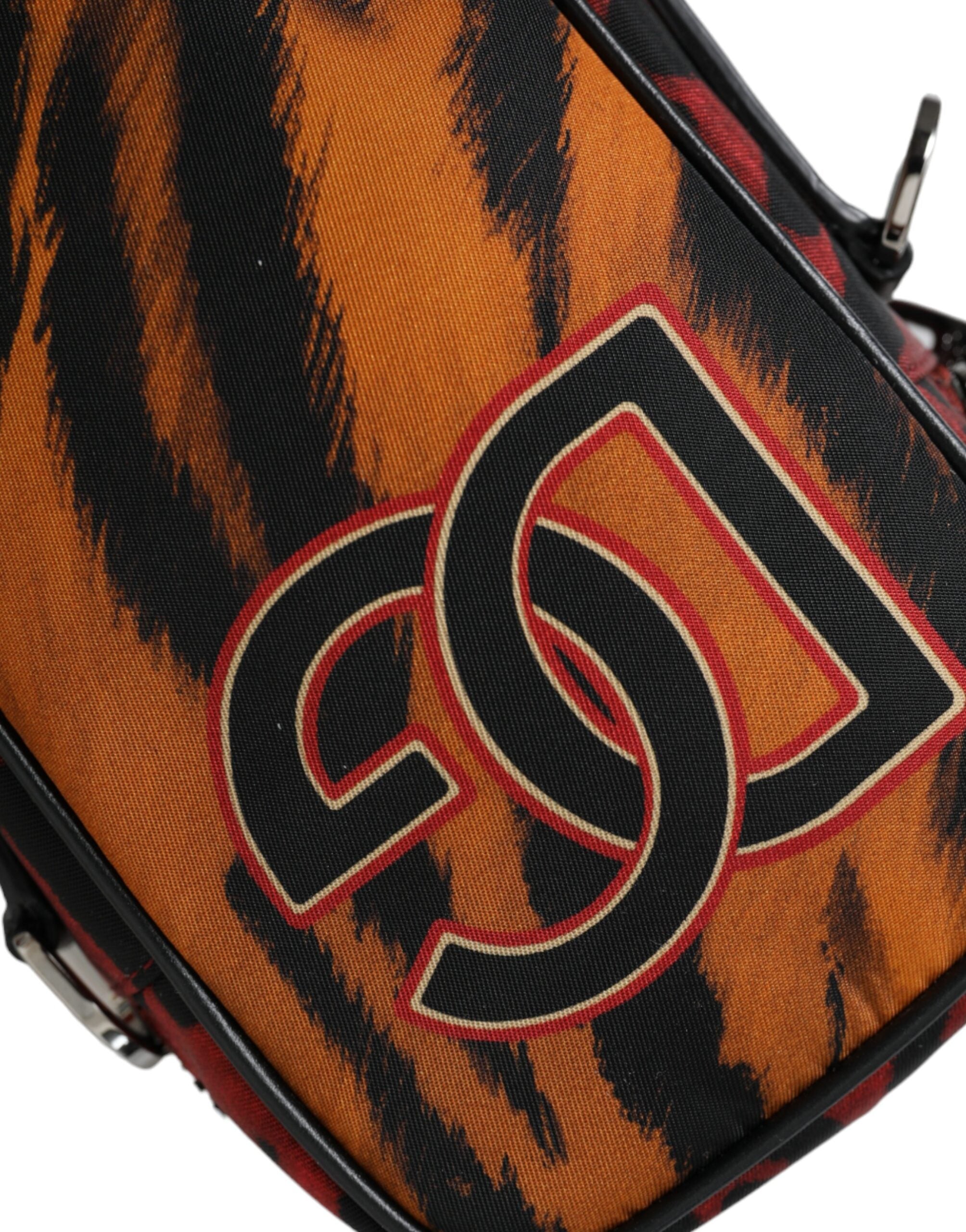 Dolce & Gabbana flerfärgad tigermönstrad nylonaxelväska med logotyp