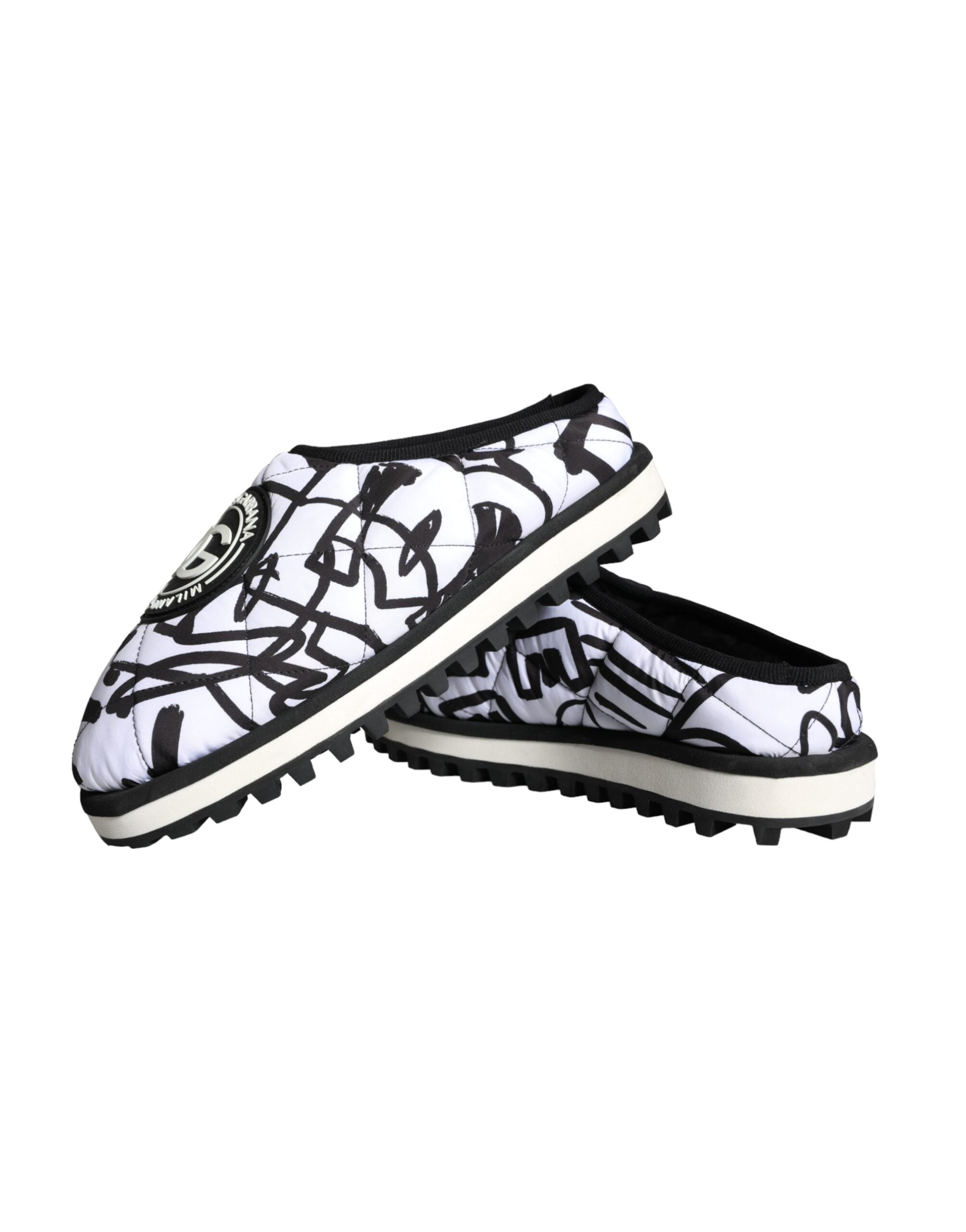Dolce & Gabbana Svarta Vita Quiltade Logotyp Sandaler Tofflor Skor
