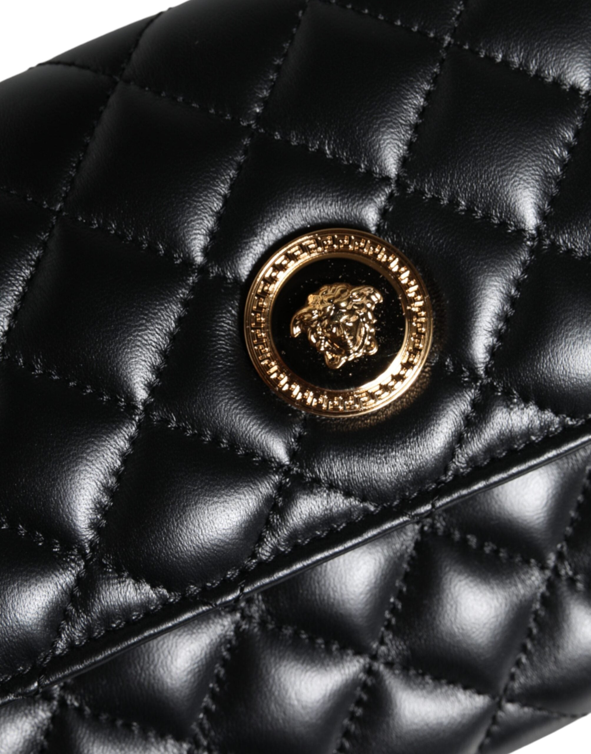 Versace svart quiltad axelväska i nappaläder