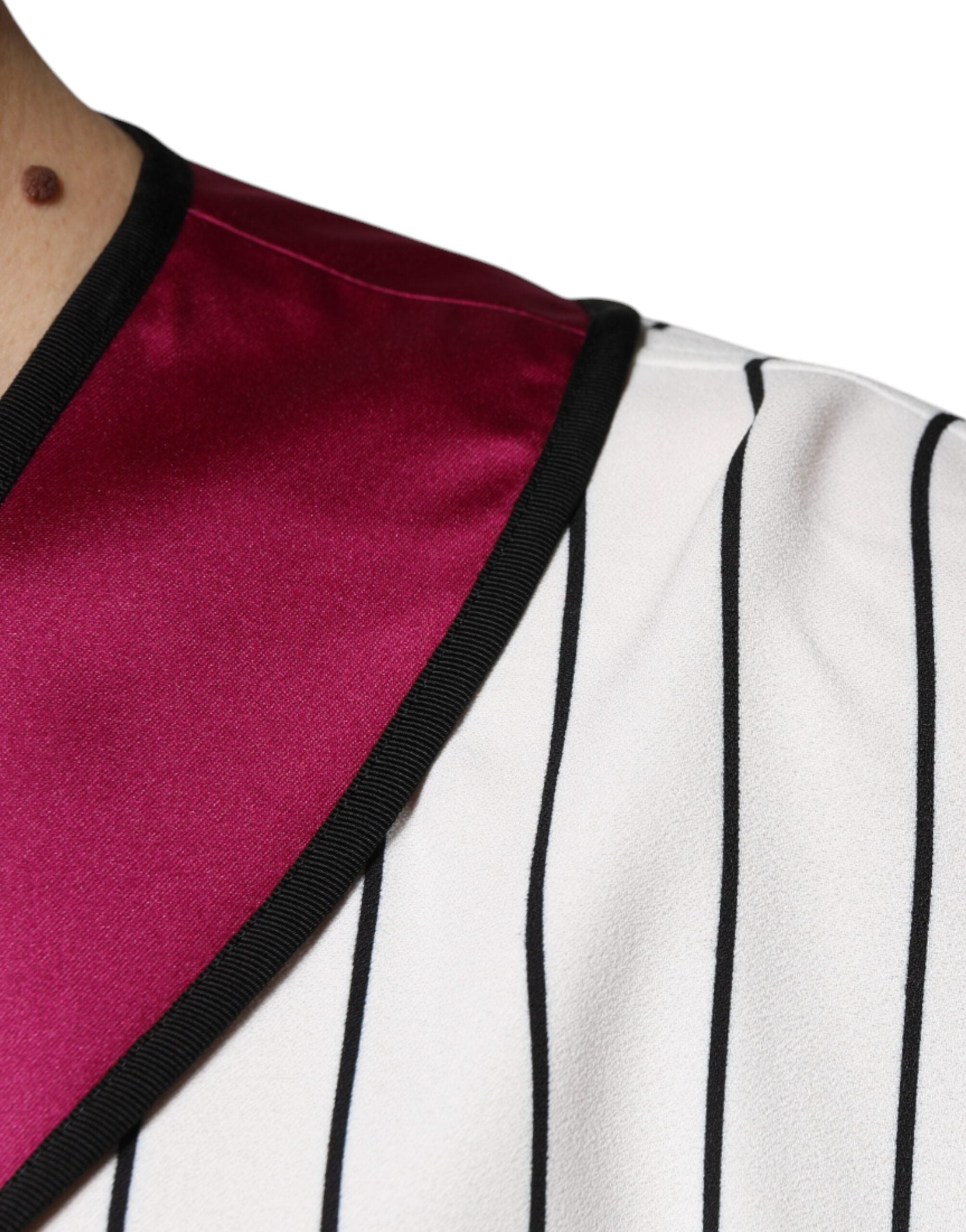 Dolce & Gabbana Flerfärgad Logotyp Jerseyknapp V-ringad T-shirt
