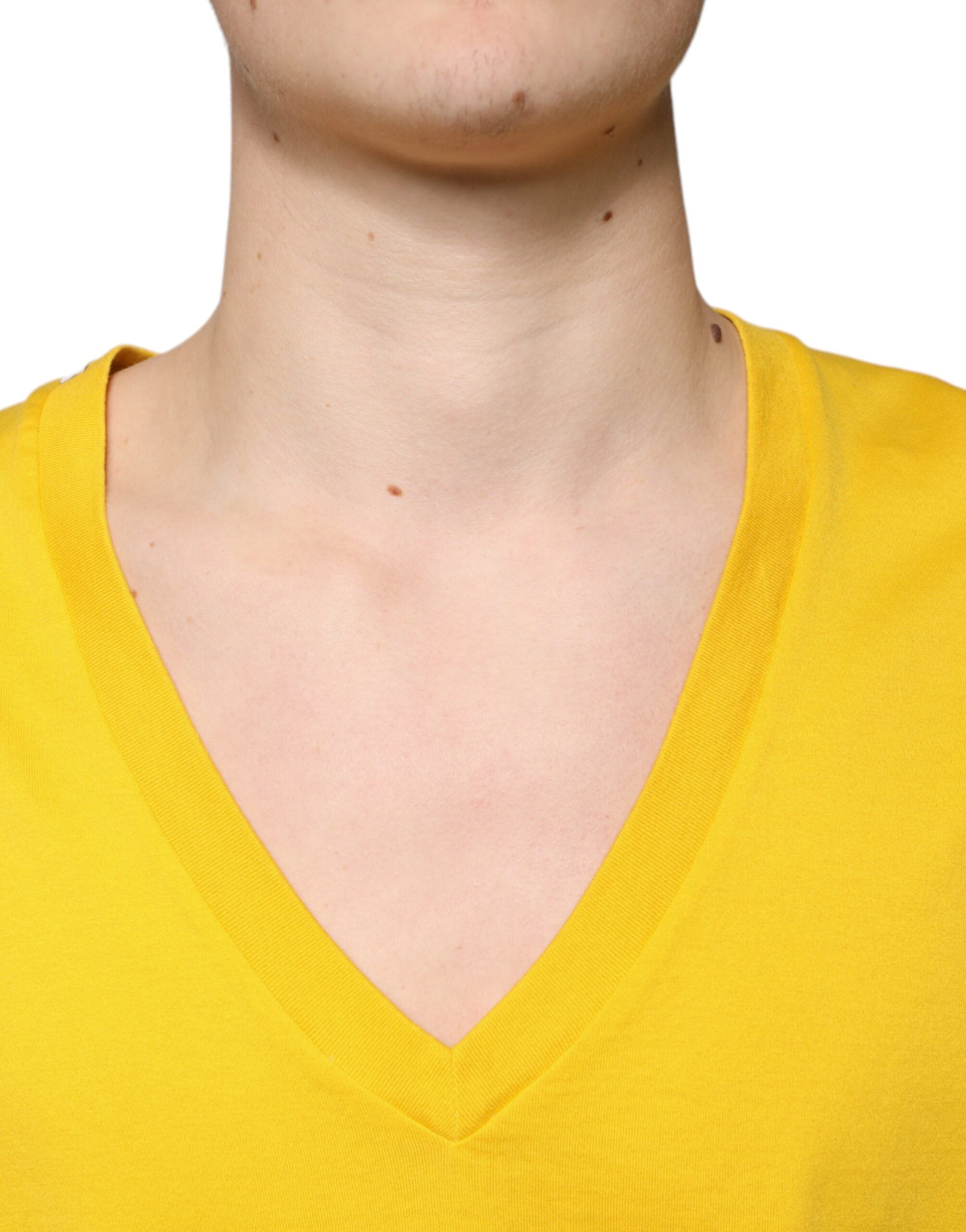 Dolce & Gabbana Gul Bomulls-T-shirt Med V-Ringning Och Korta Ärmar