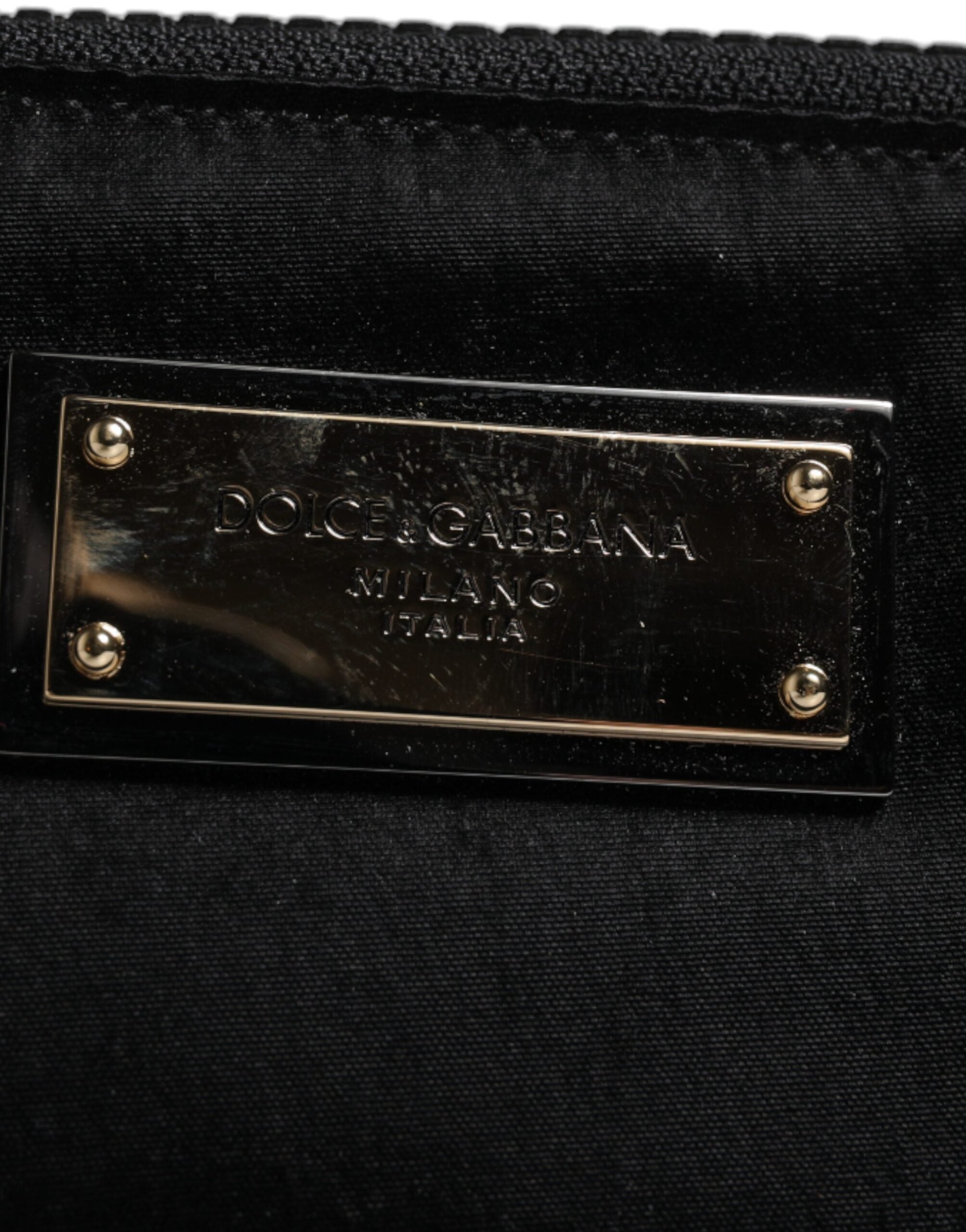 Dolce & Gabbana svart nylon nyckelringspåse med logotyp och plack kuvertväska