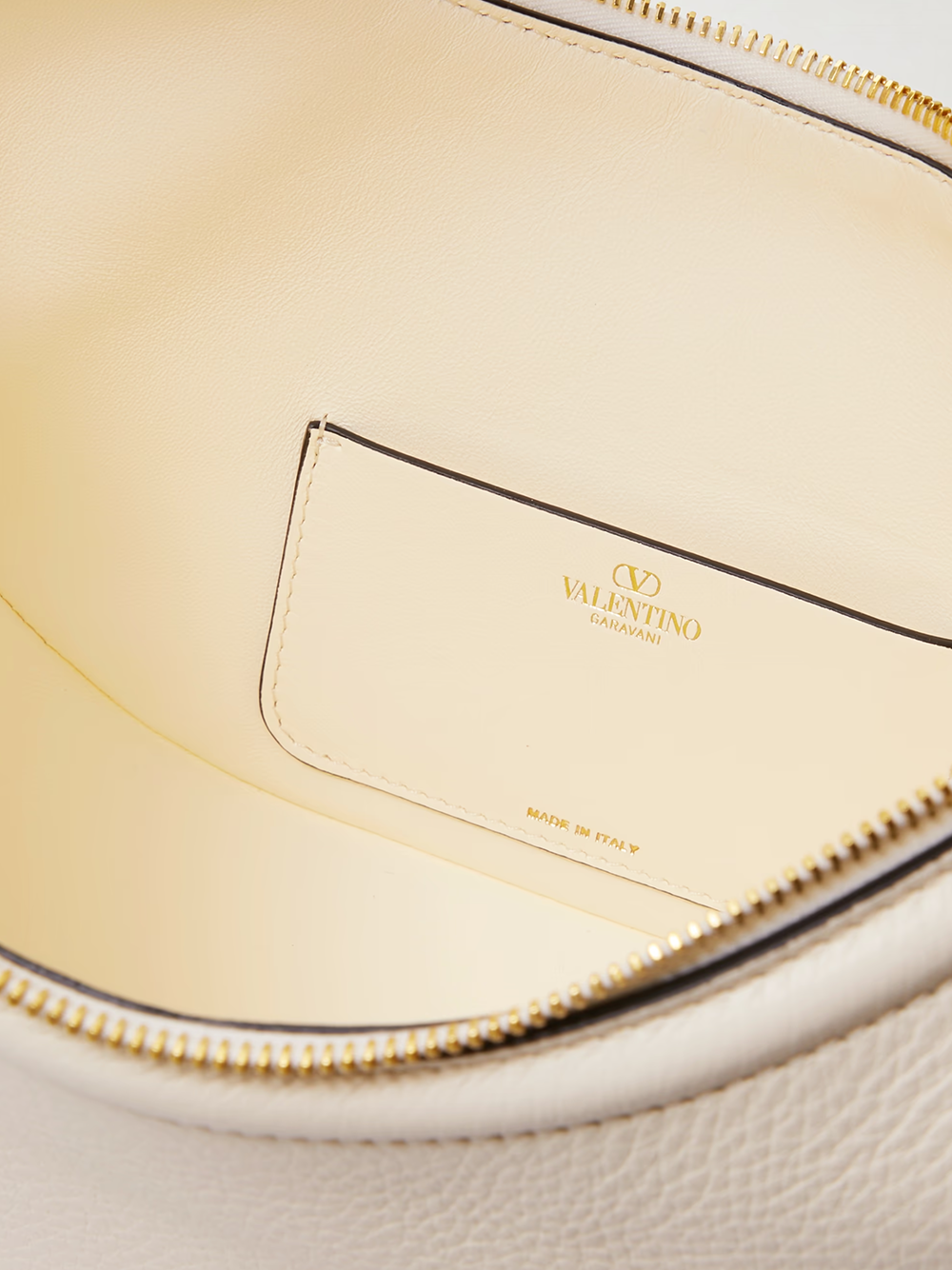Valentino Garavani Ivory Leather Small Hobo Vlogo Axelväska