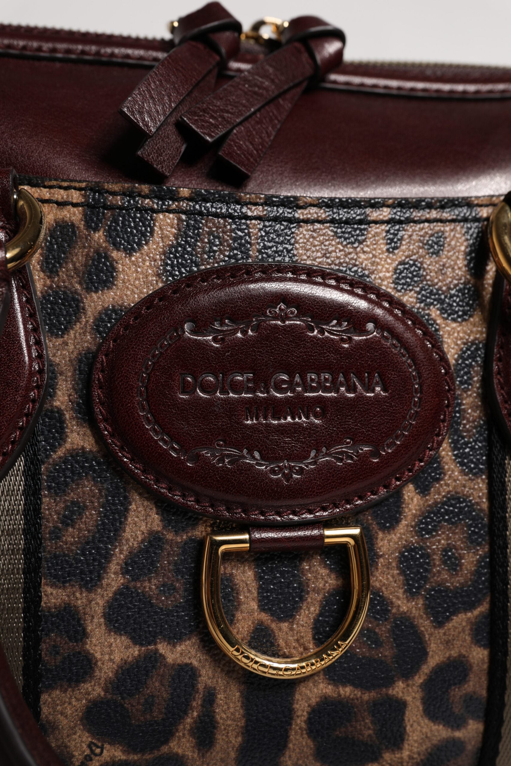 Dolce & Gabbana Brun Leopard Läder Duffelväska med Axelrem