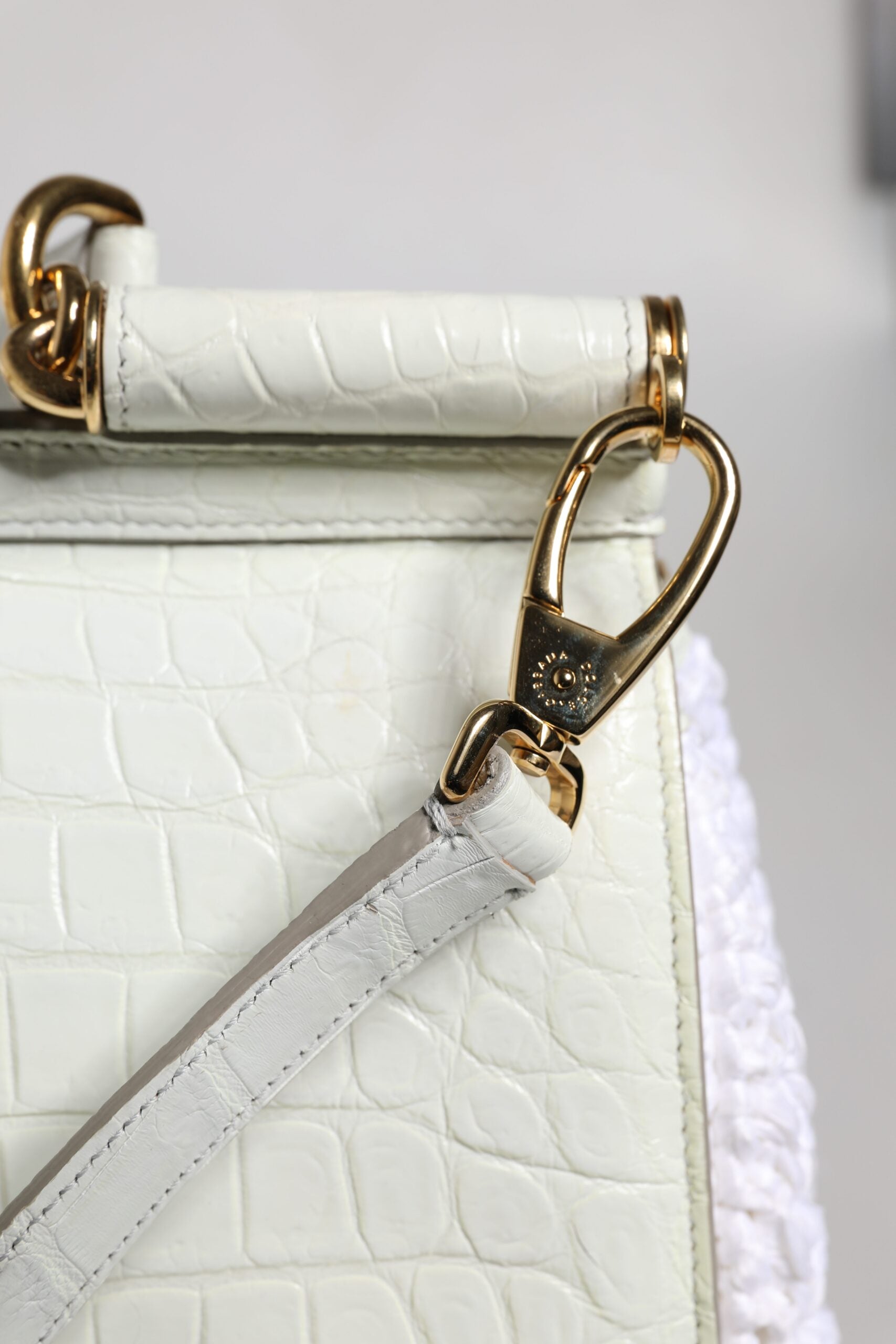 Dolce & Gabbana Vit Rafia Axelremsväska i Läder med Topphandtag