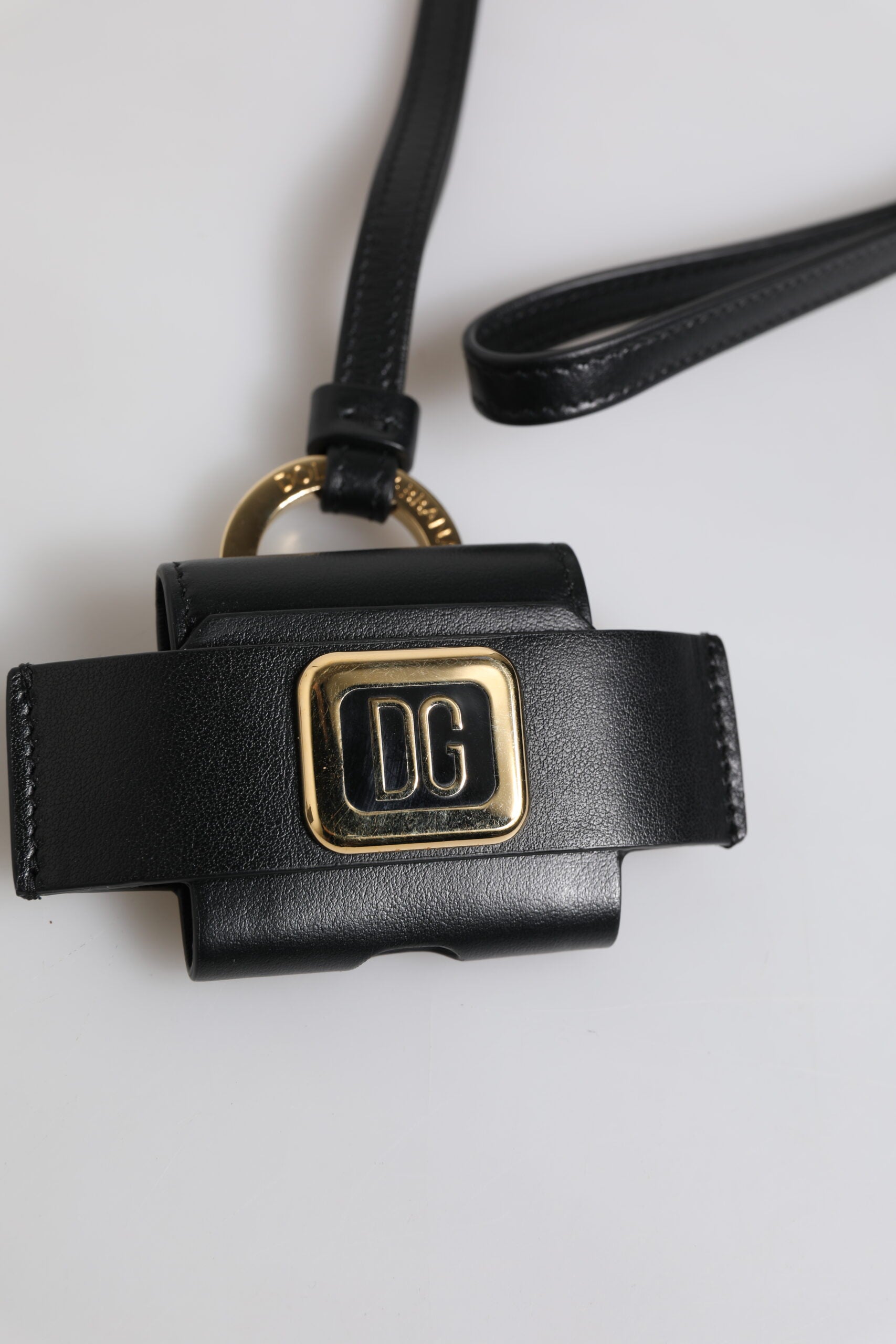 Dolce & Gabbana Svart Läderarmband Guldfärgad Metalllogotypplack Airpods-skal