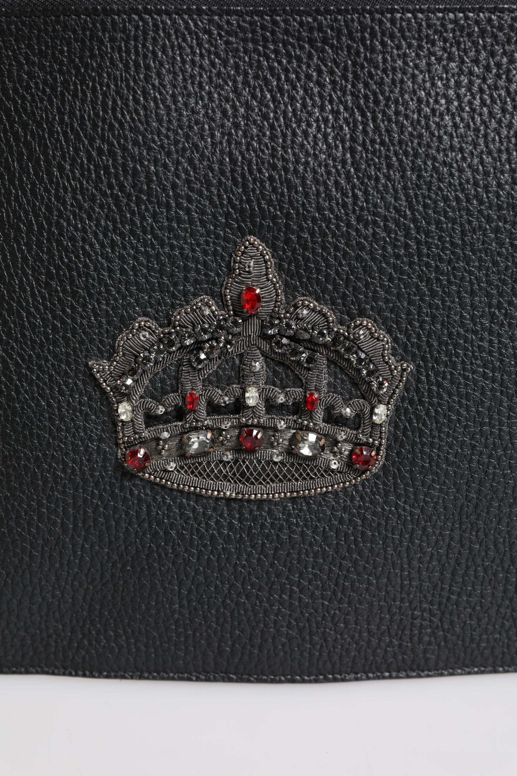 Dolce & Gabbana svart kalvskinnskuvertväska med kronutsmyckning
