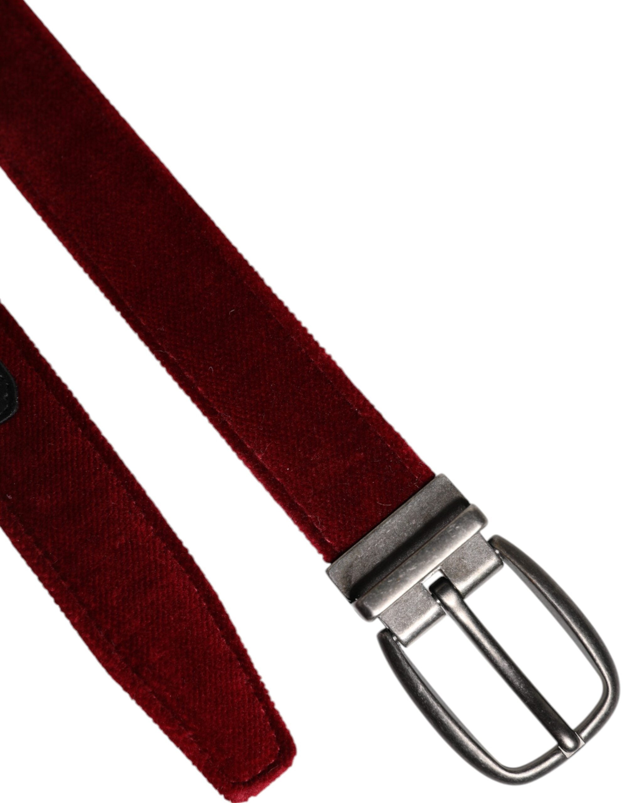 Dolce & Gabbana Rött Sammetsbälte med Svart Metallspänne och Logotyp