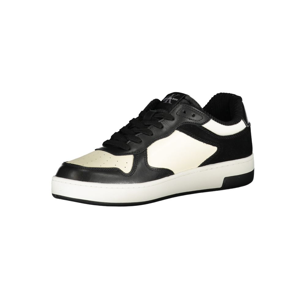 Calvin Klein Sneakers i svart med kontrastdetaljer