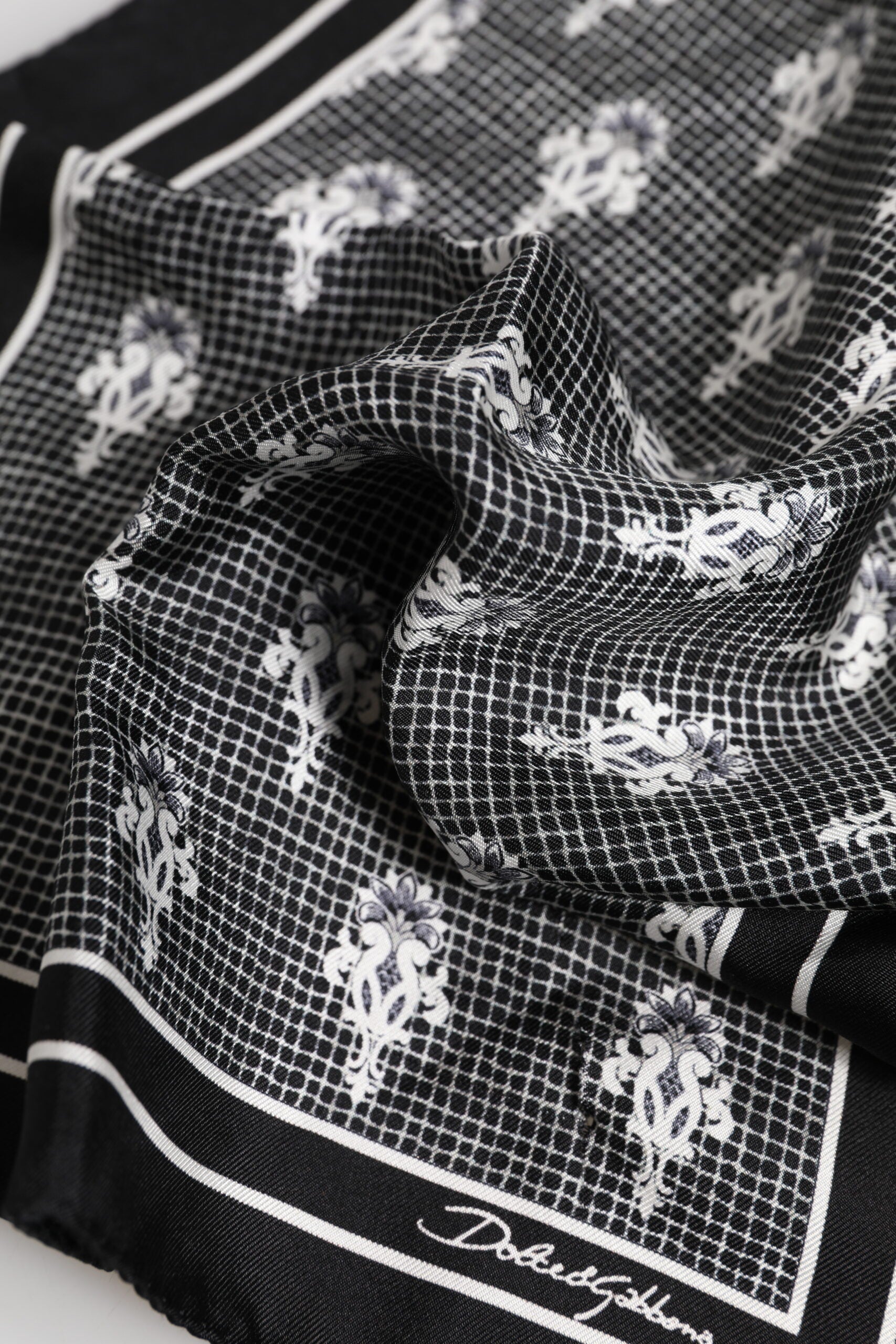 Dolce & Gabbana Svartvit Mönstrad Fyrkantig Foulard Halsduk