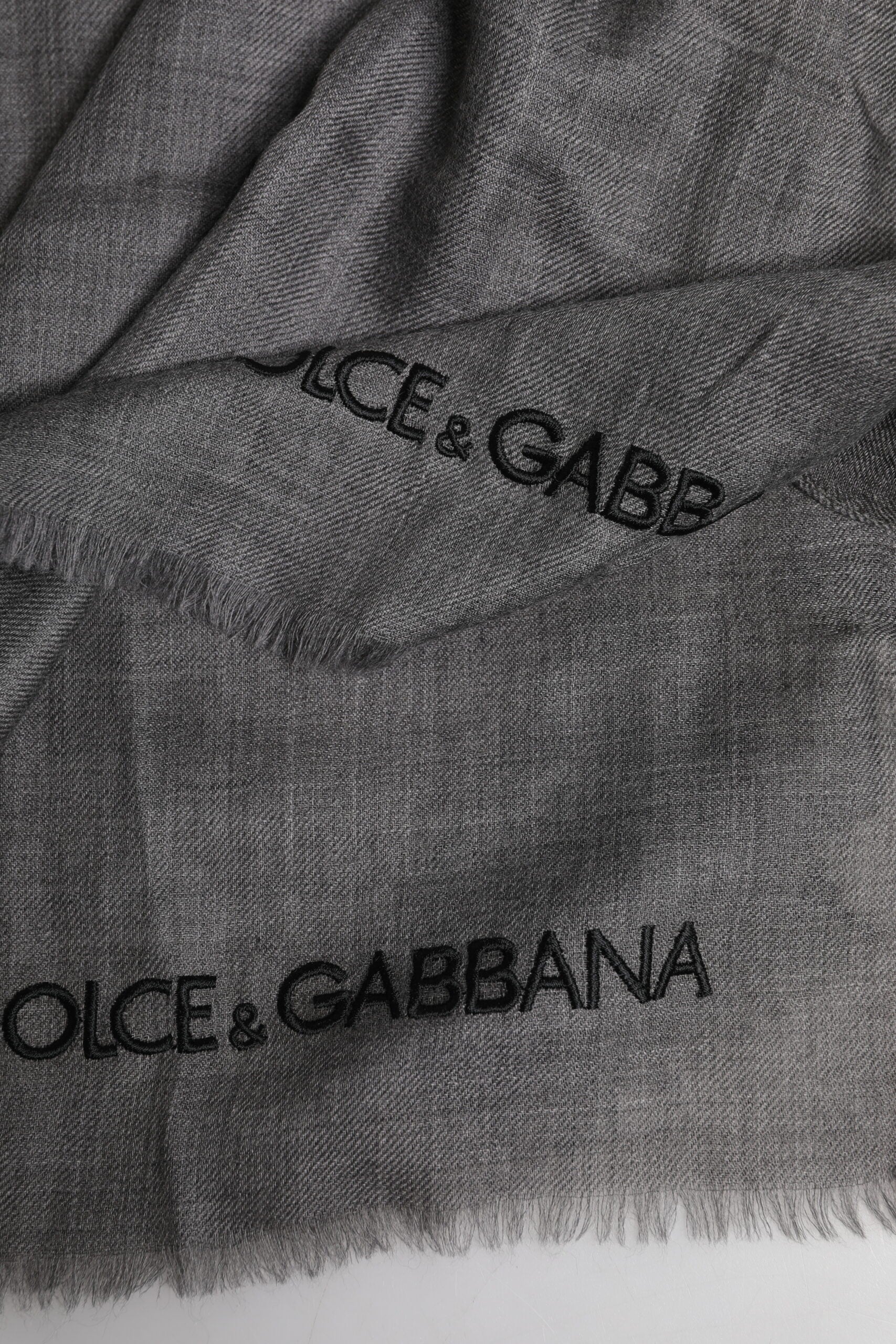 Dolce & Gabbana Grå Logotyptryck Halsvärmare Sjal Halsduk