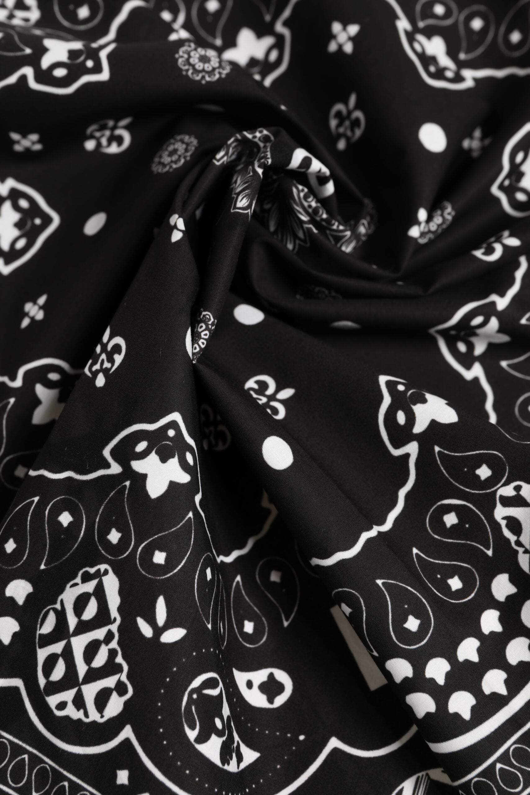 Dolce & Gabbana Svartvit Bandana Fyrkantig Herr Foulard Halsduk