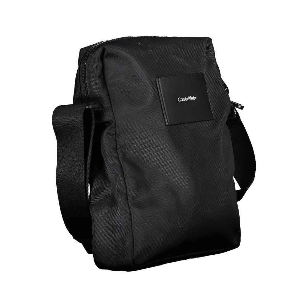 Calvin Klein svart polyesteraxelväska