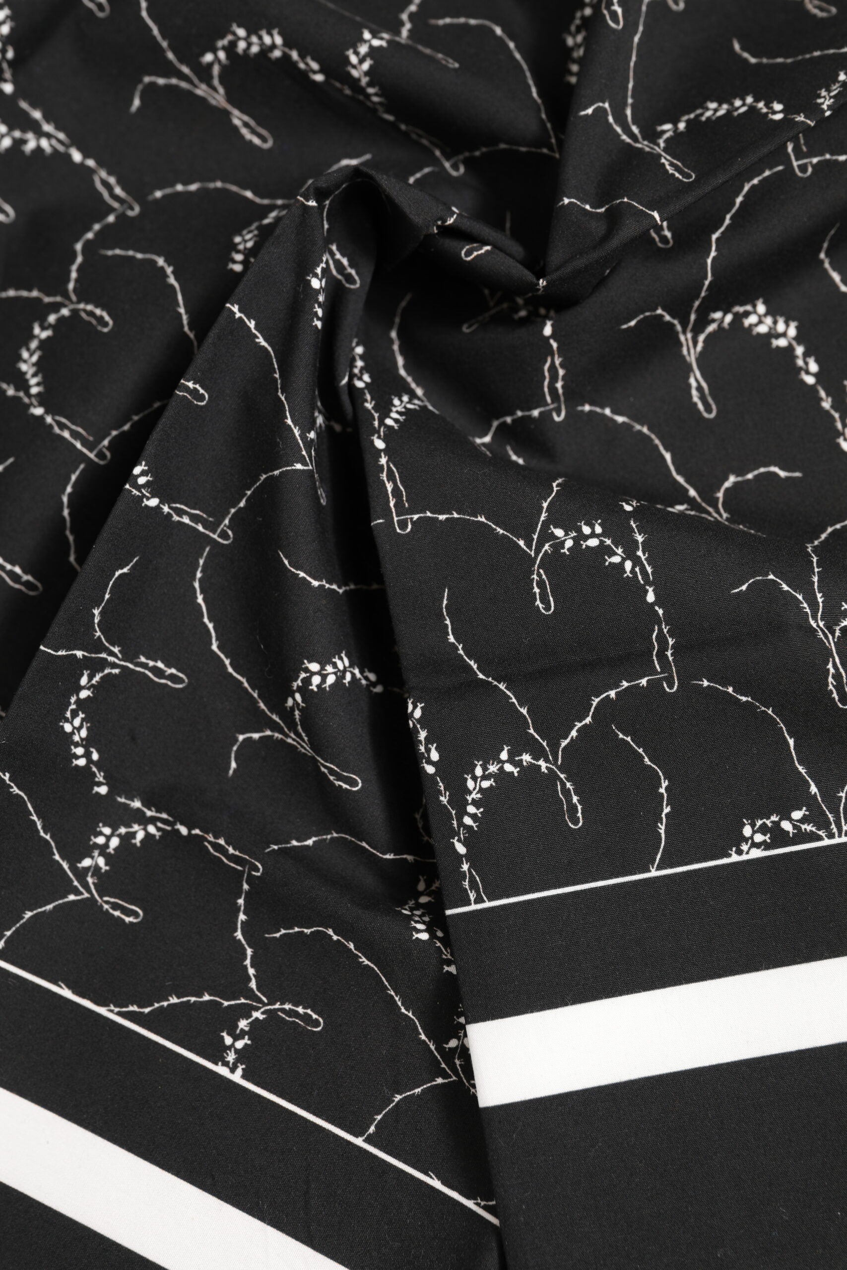 Dolce & Gabbana Svartvit Mönstrad Fyrkantig Foulard Halsduk