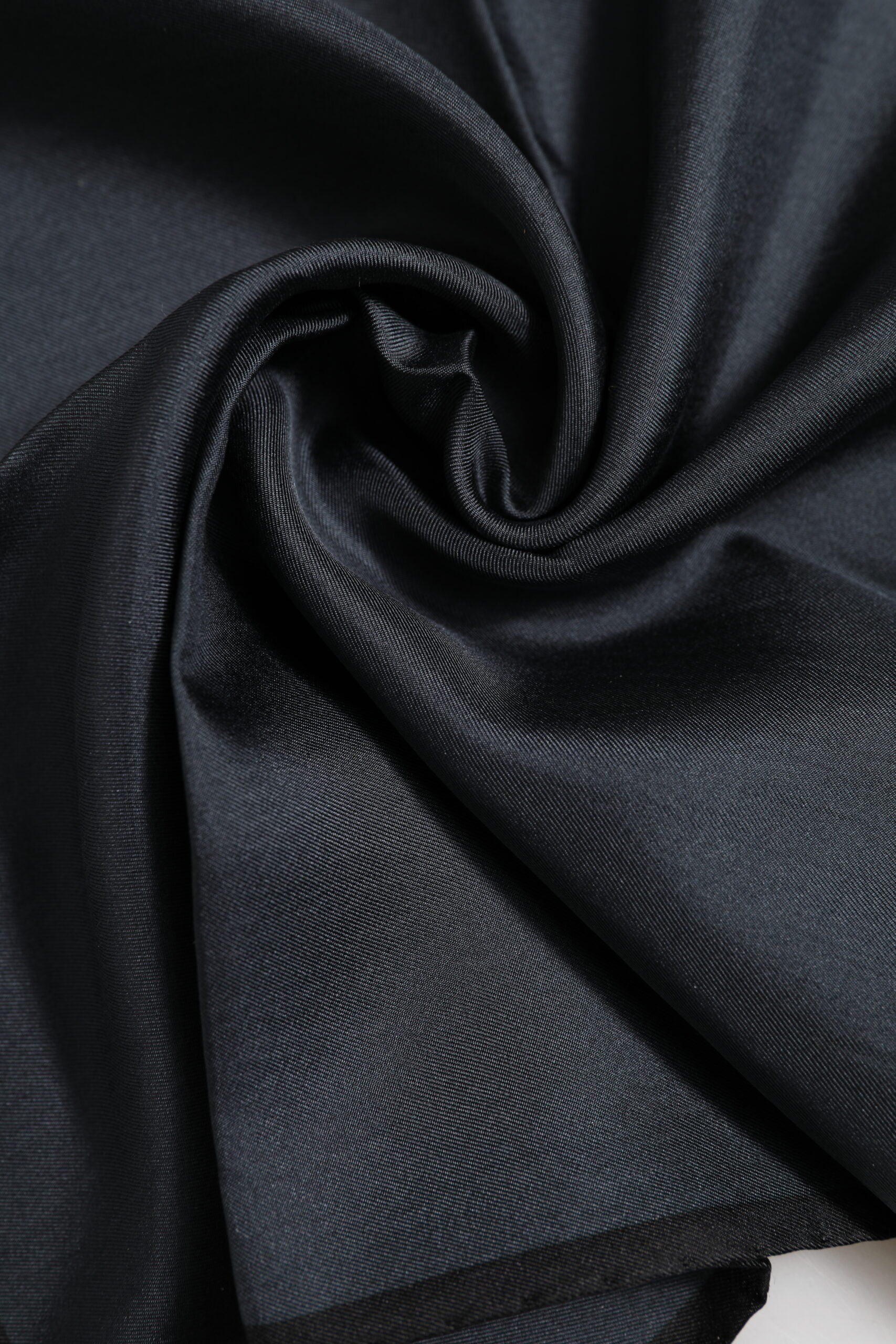 Dolce & Gabbana Mörkgrå DG Crown Sidensjalett Fyrkantig Foulard