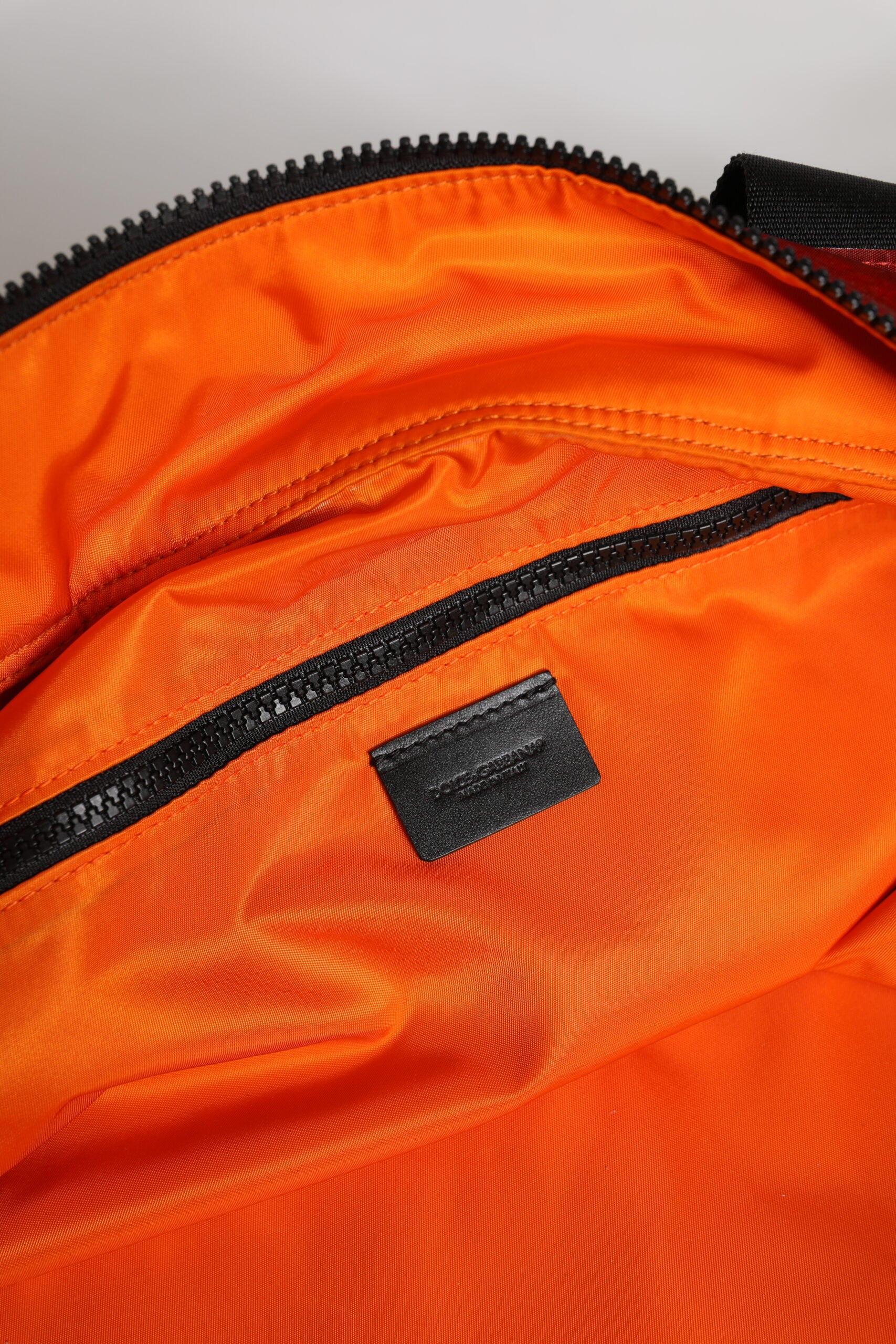 Dolce & Gabbana Röd Nylon Hand Shoulder Duffel Resväska