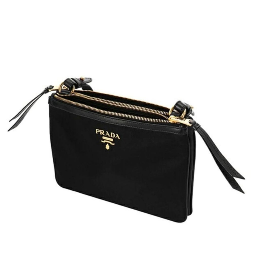 Prada liten axelväska