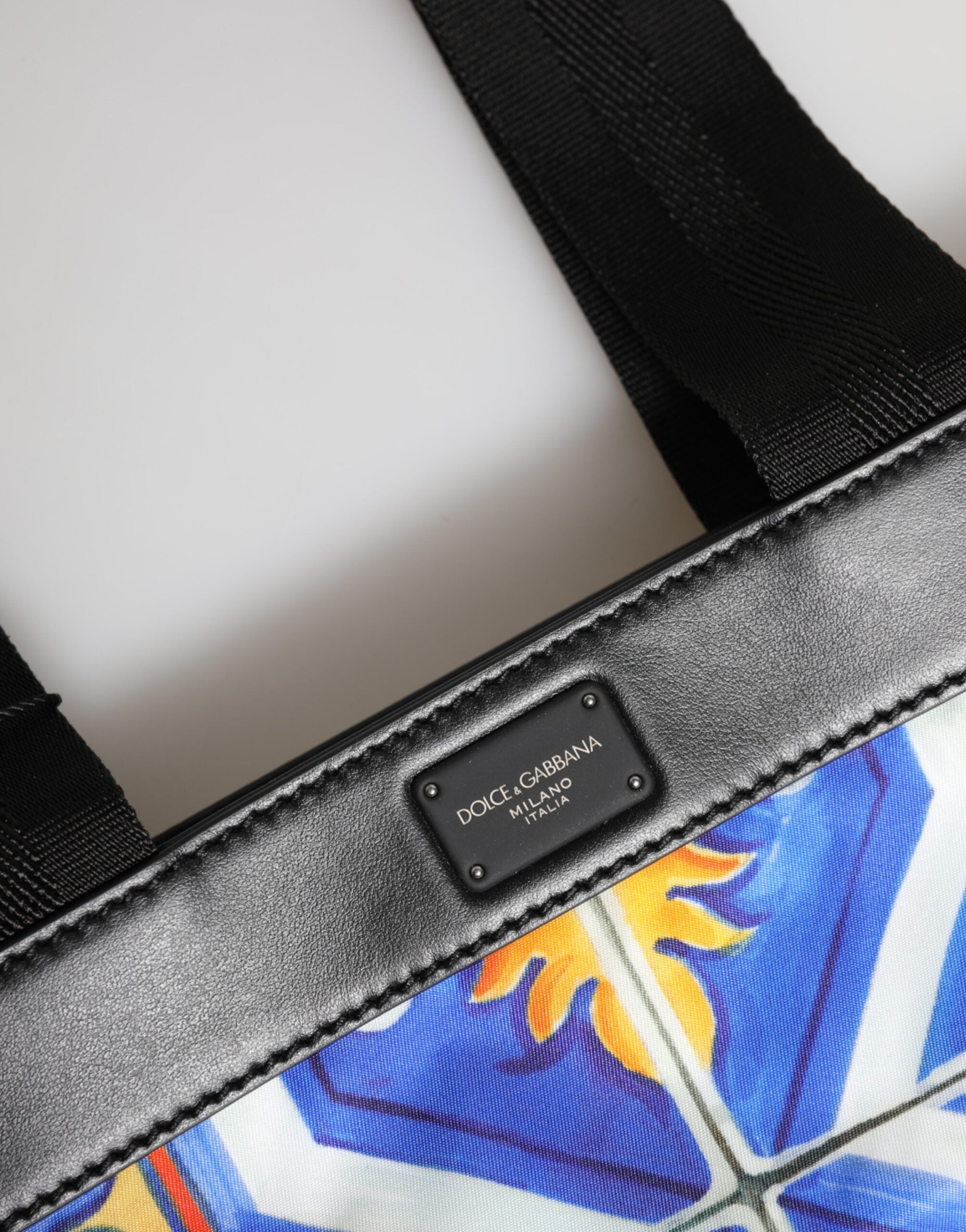 Dolce & Gabbana Multicolor Maiolica Print Tote Axelremsväska