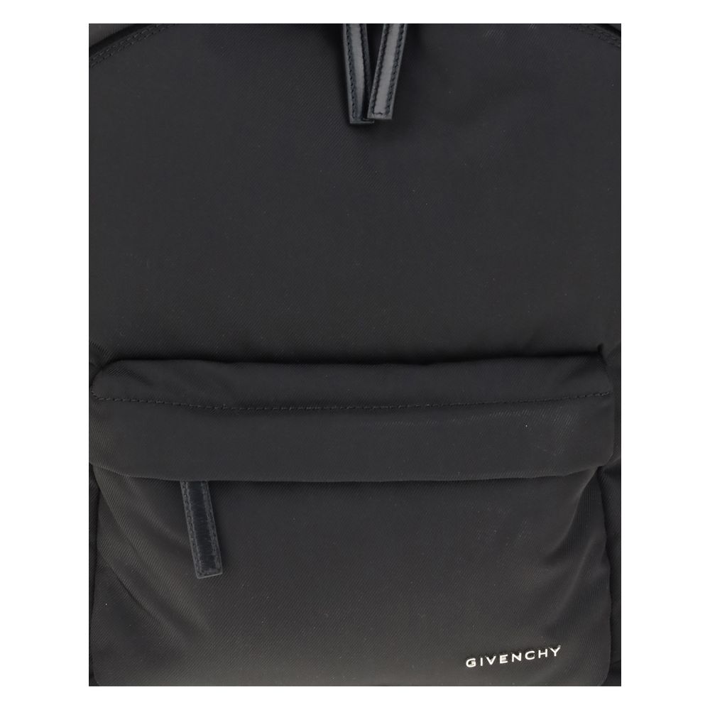 Givenchy Essential U tygryggsäck