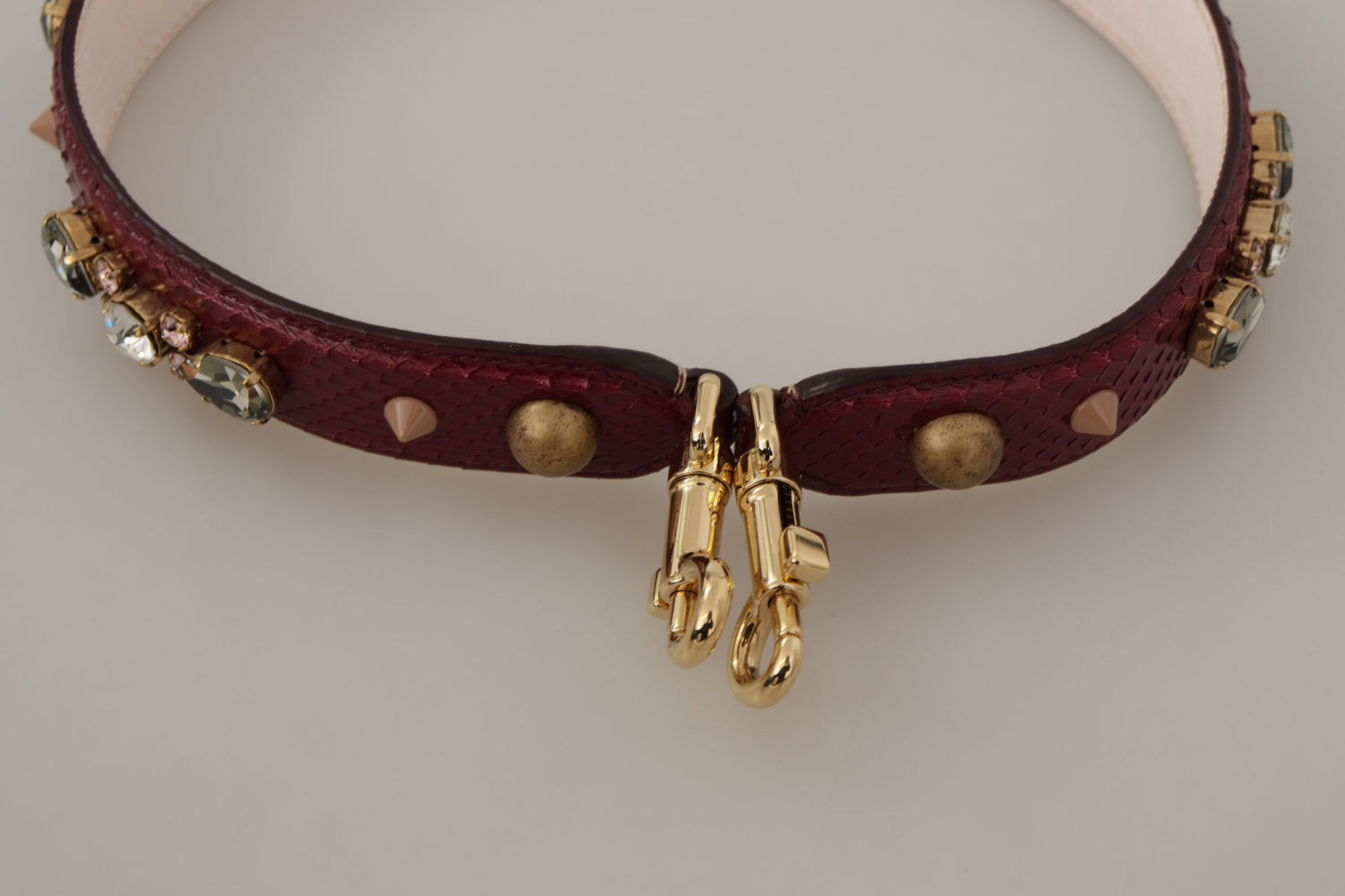 Dolce &amp;amp; Gabbana Bordeaux Läderväska med Kristaller Axelrem