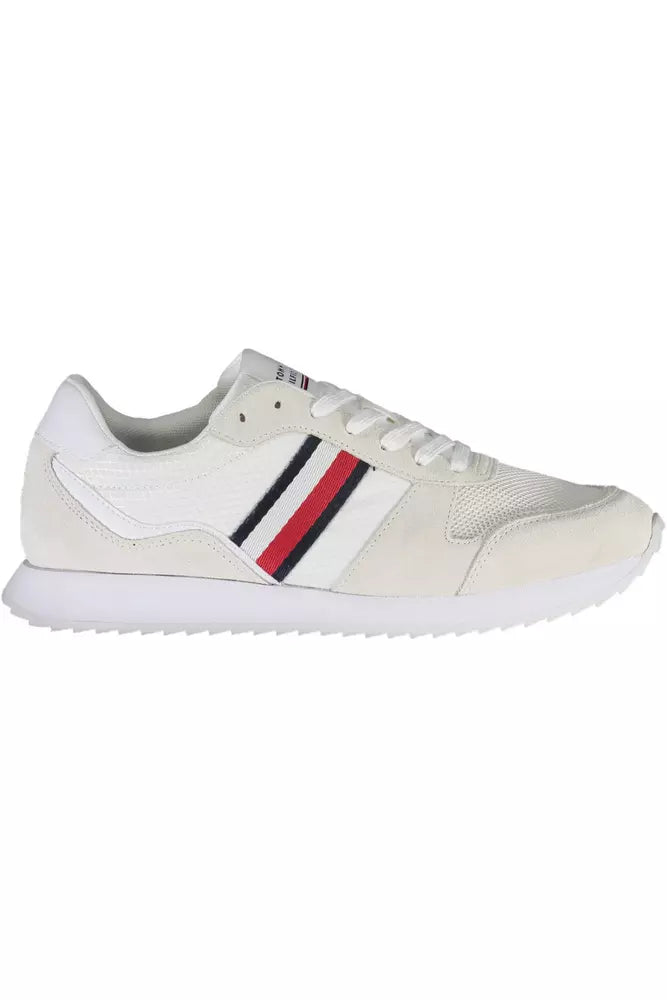 Tommy Hilfiger miljömedvetna vita sneakers med logotypdetaljer