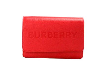 Burberry Hampshire Liten Röd Axelremsväska i Slät Läder med Präglad Logotyp