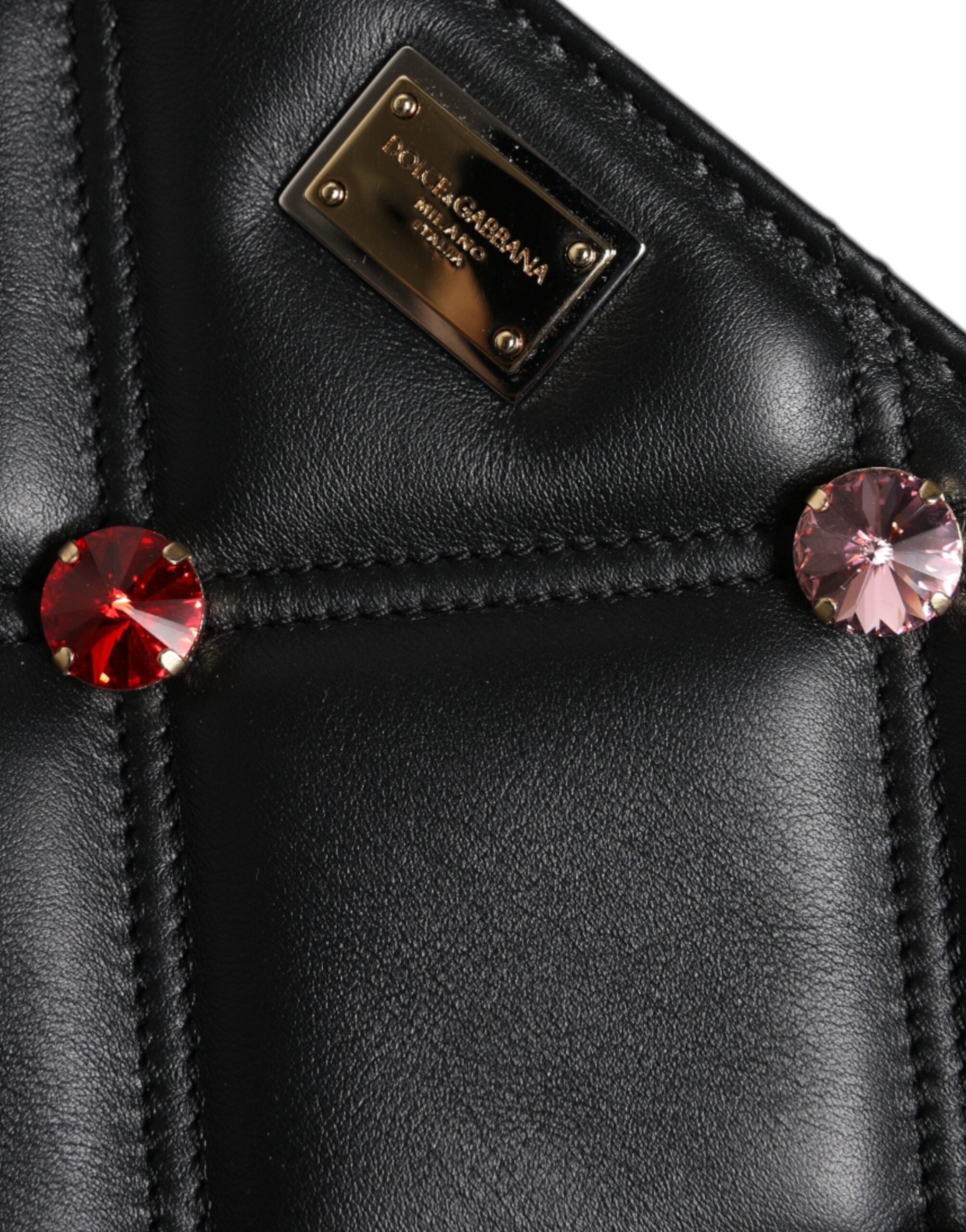Dolce &amp;amp; Gabbana svart läderväska med kristallutsmyckning och logotyp