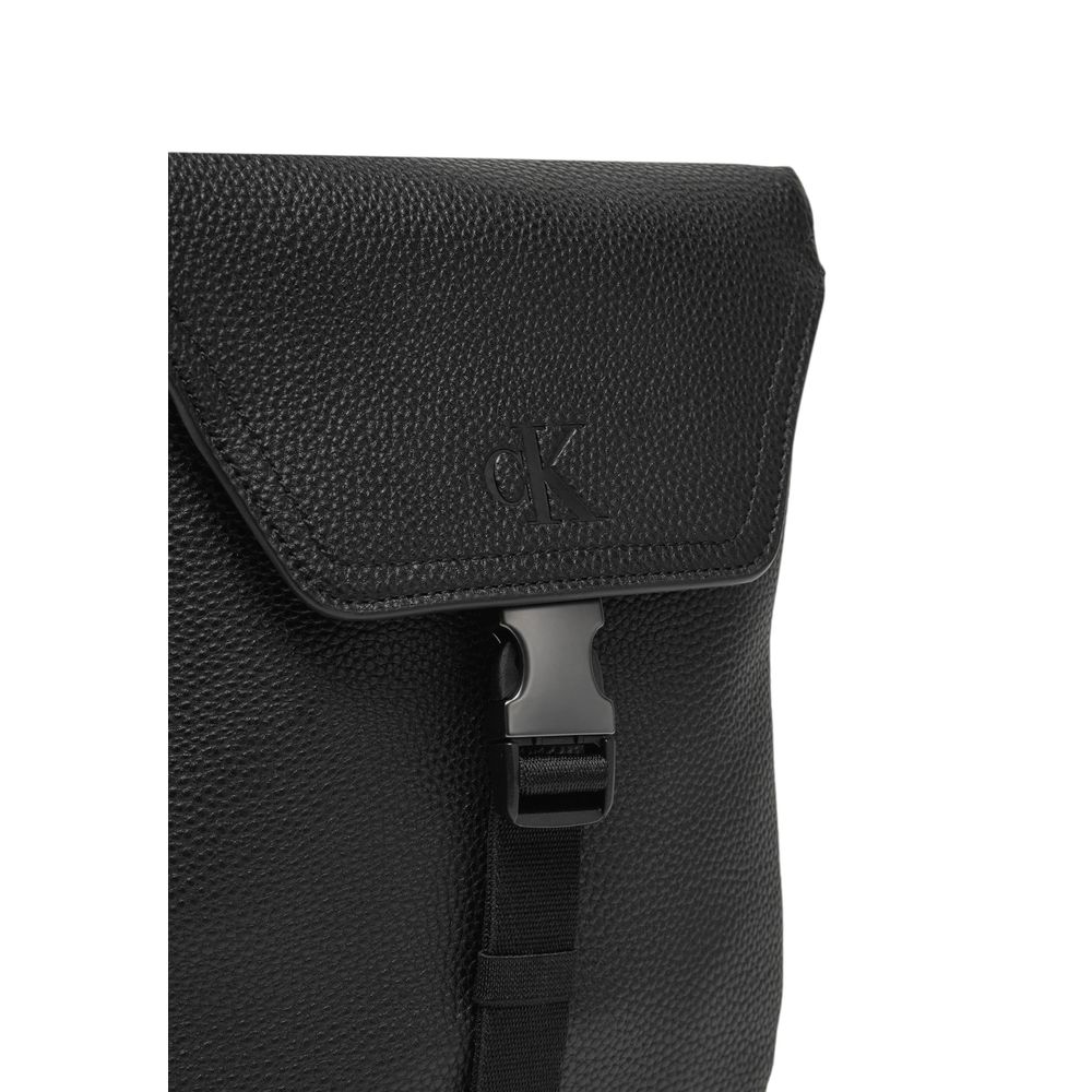 Calvin Klein svart axelväska i polyeten
