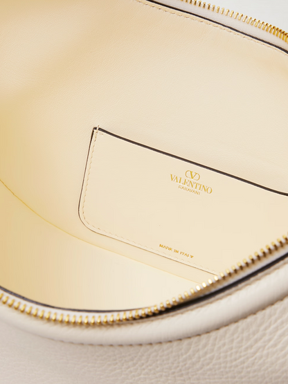 Valentino Garavani Ivory Leather Small Hobo Vlogo Axelväska