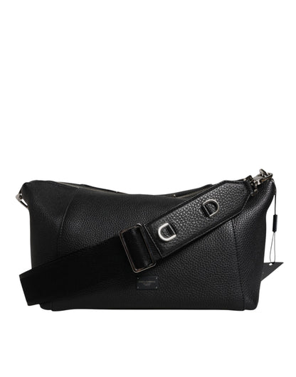 Dolce &amp;amp; Gabbana svart läderväska med logotyp och plack