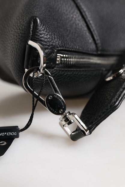 Dolce &amp;amp; Gabbana svart läderväska med logotyp och plack