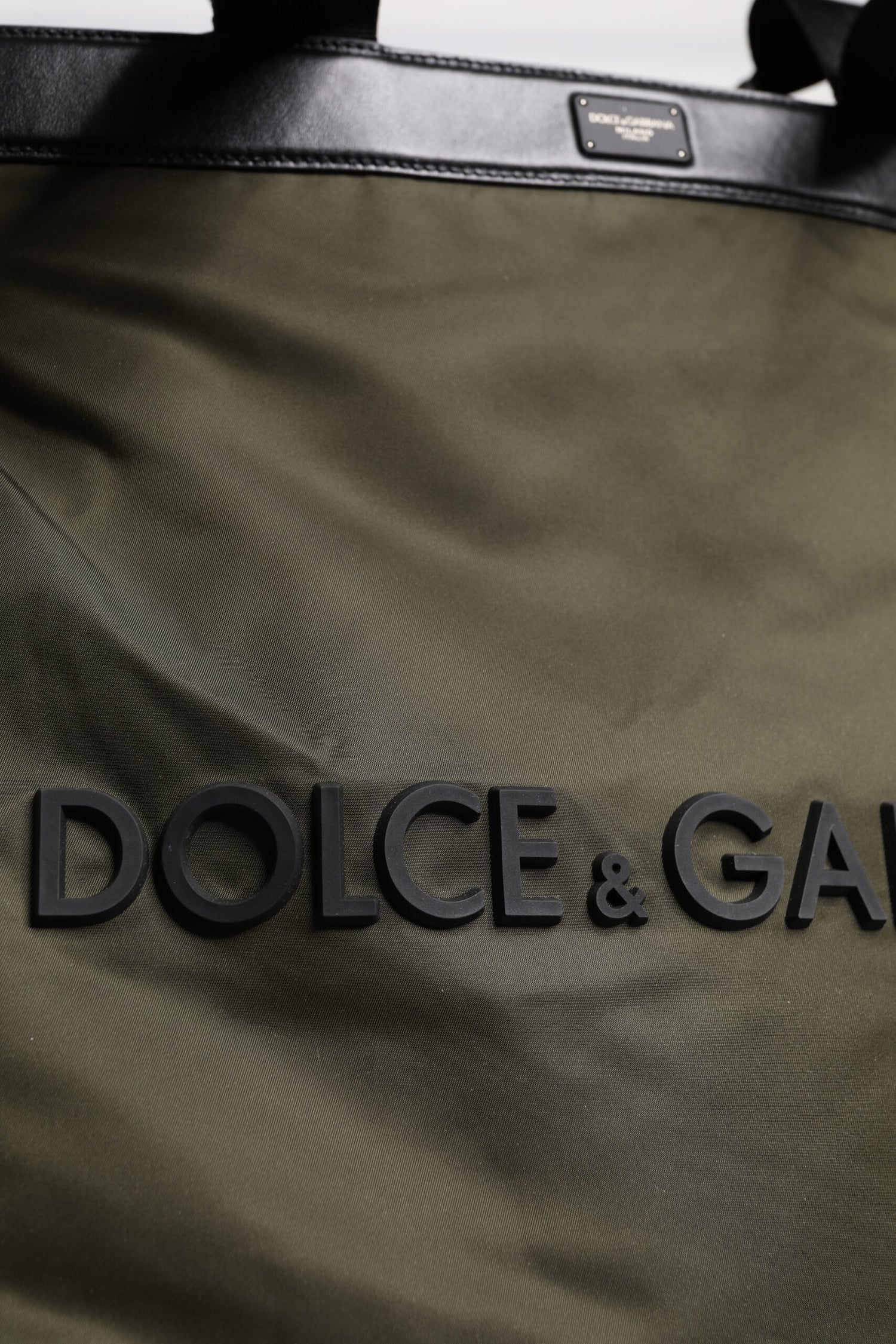 Dolce &amp;amp; Gabbana Militärgrön Nylonväska med Axelrem