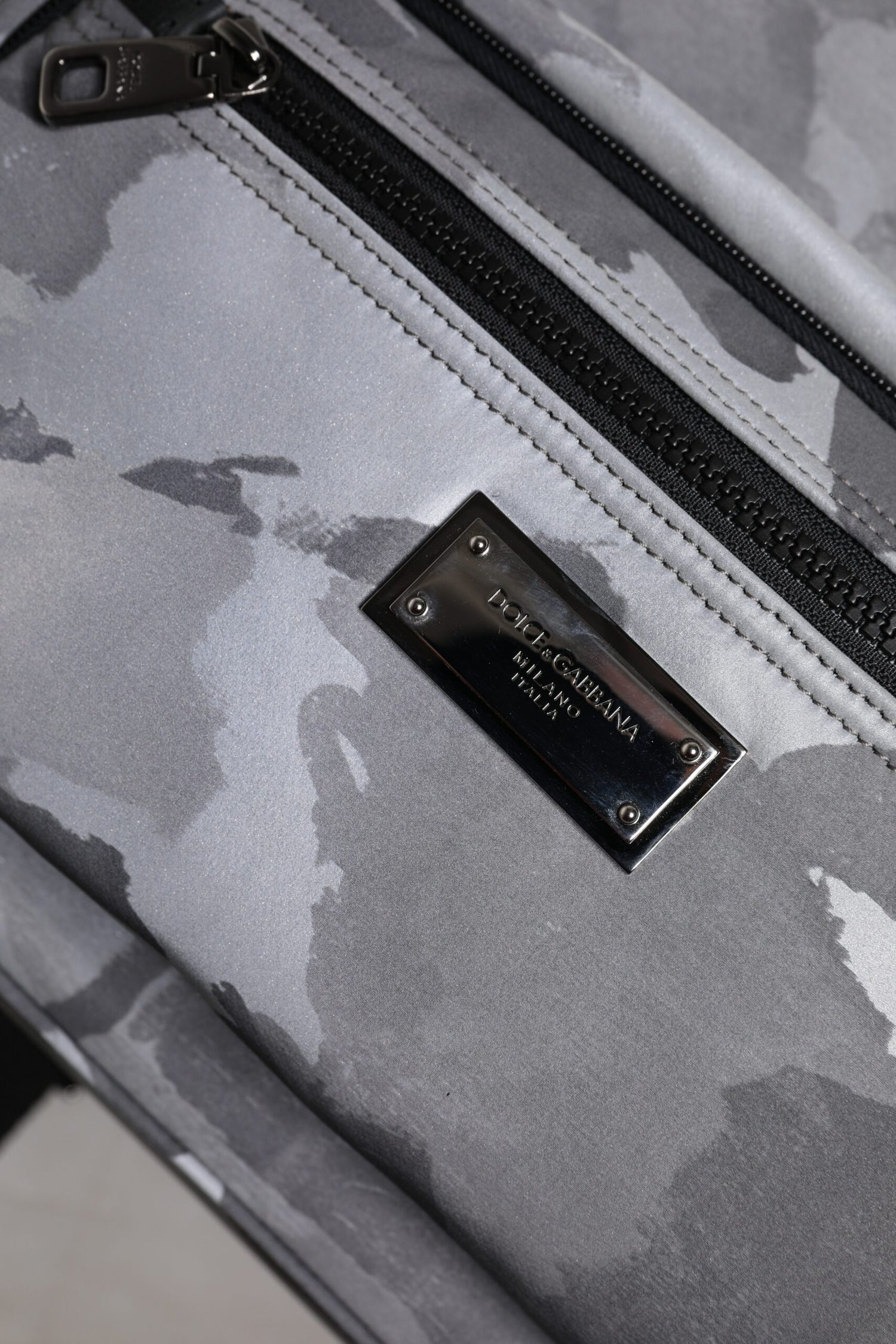 Dolce &amp;amp; Gabbana Grå Bomullskamouflageryggsäck med Logotypplakett