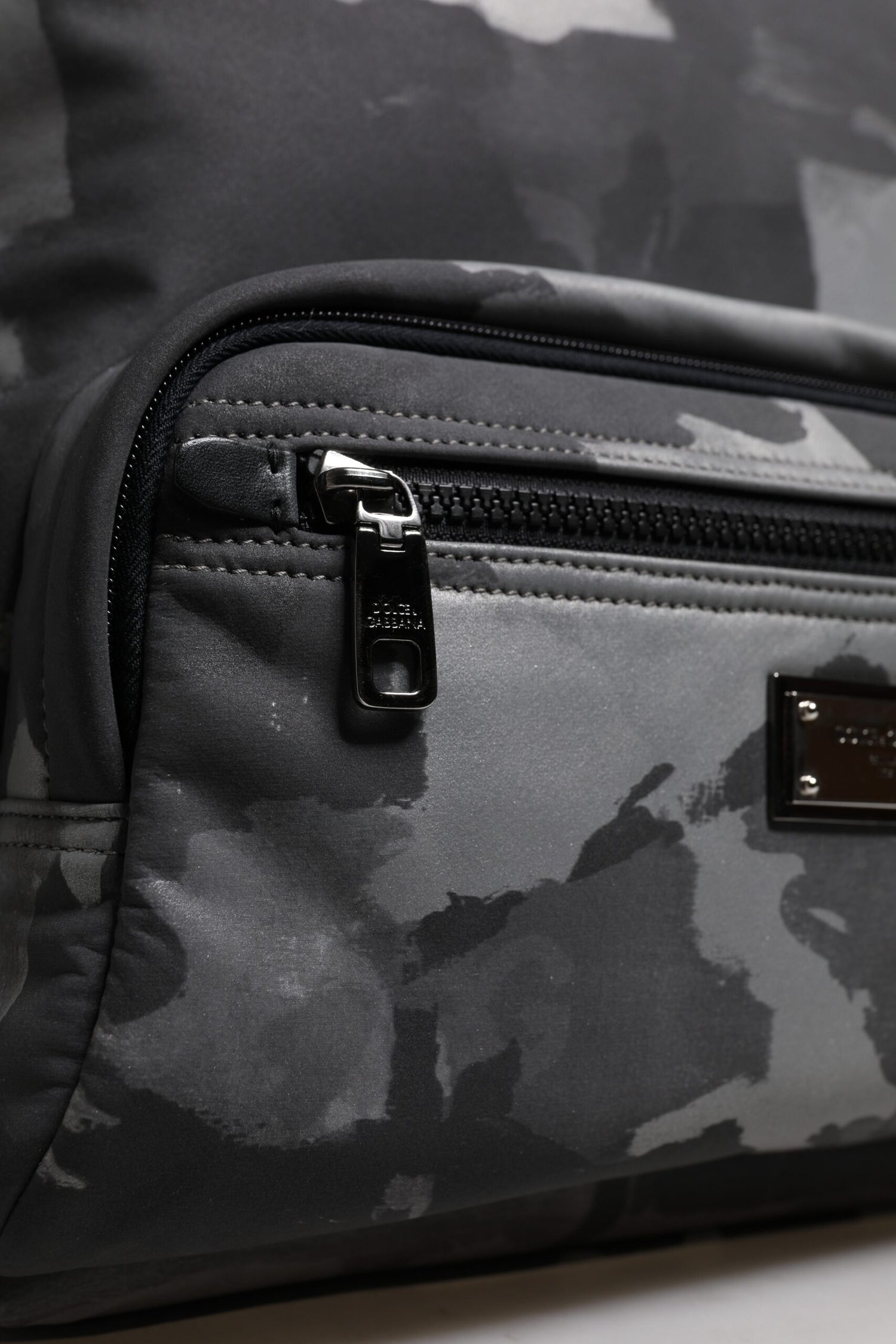 Dolce &amp;amp; Gabbana Grå Bomullskamouflageryggsäck med Logotypplakett