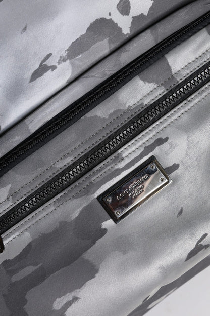 Dolce &amp;amp; Gabbana svart kamouflage axelremsväska med logotypplakett