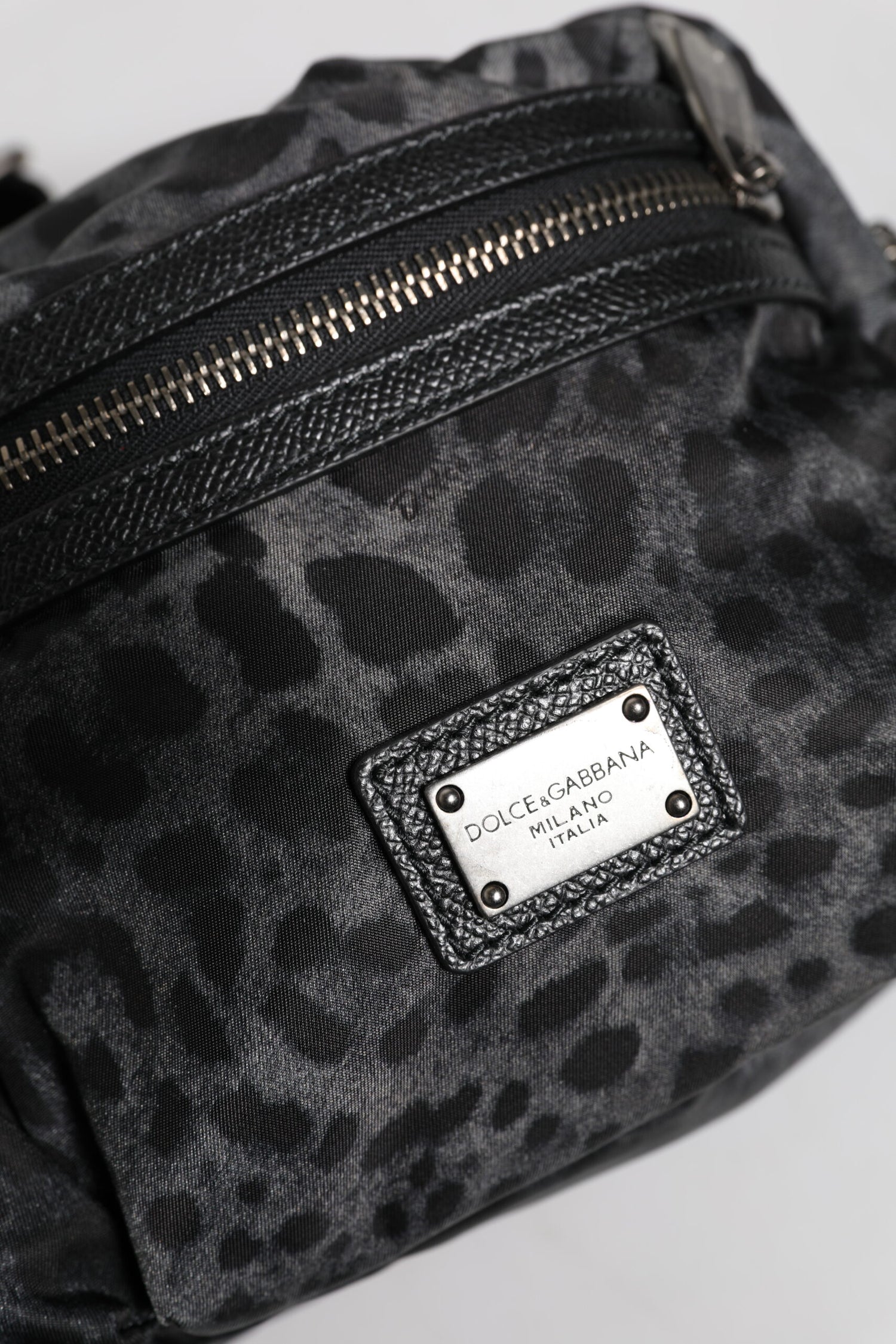 Dolce &amp;amp; Gabbana Svart Grå Leopard DG Logotyp Midjeväska