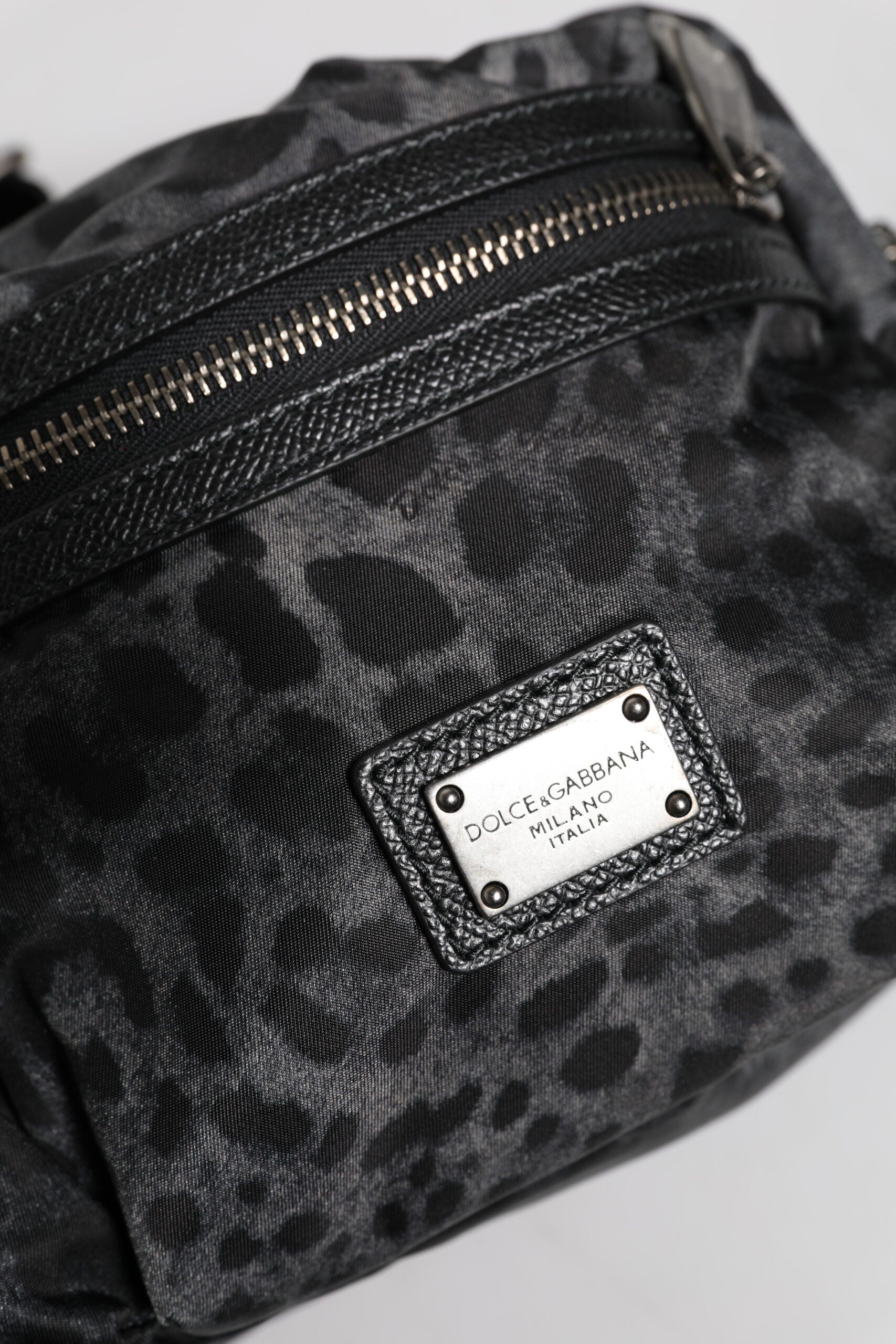 Dolce &amp;amp; Gabbana Svart Grå Leopard DG Logotyp Midjeväska