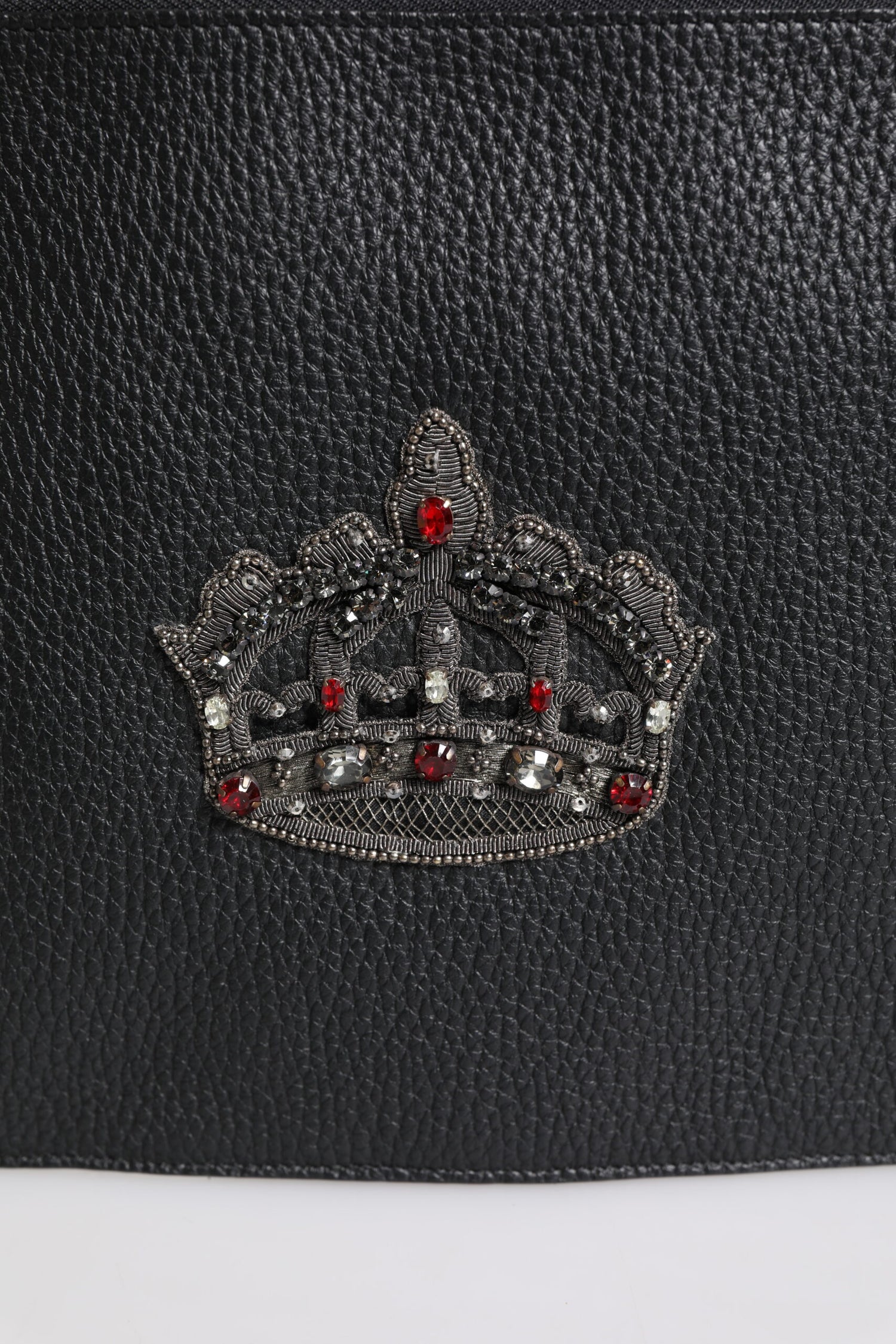 Dolce &amp;amp; Gabbana svart kalvskinnskuvertväska med kronutsmyckning