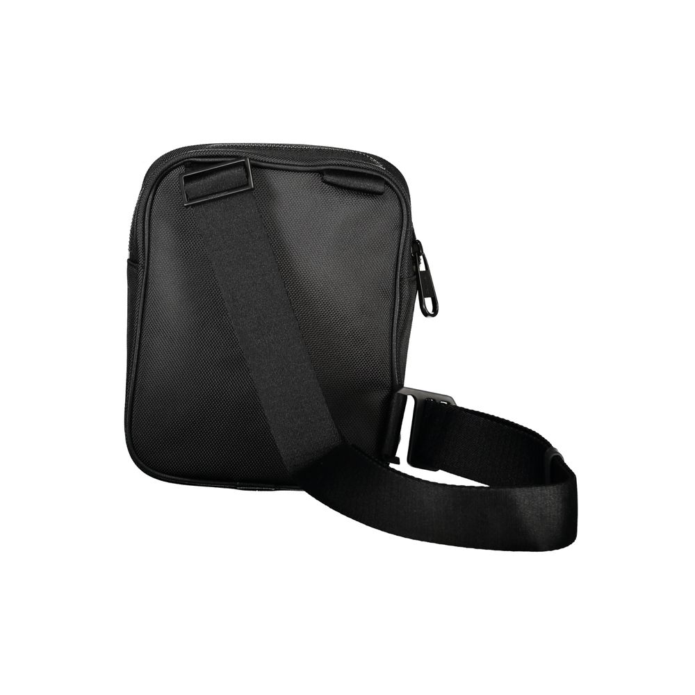 Calvin Klein Sleek svart axelväska med kontrasterande detaljer