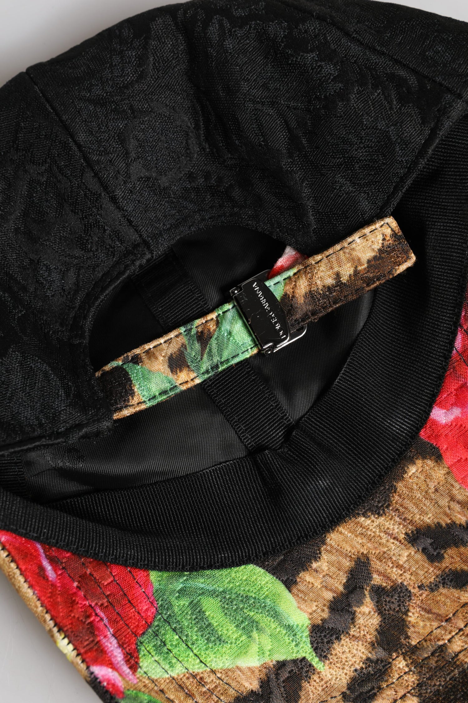 Dolce &amp;amp; Gabbana Flerfärgad DG-logotyp med 6 paneler i basebollkeps
