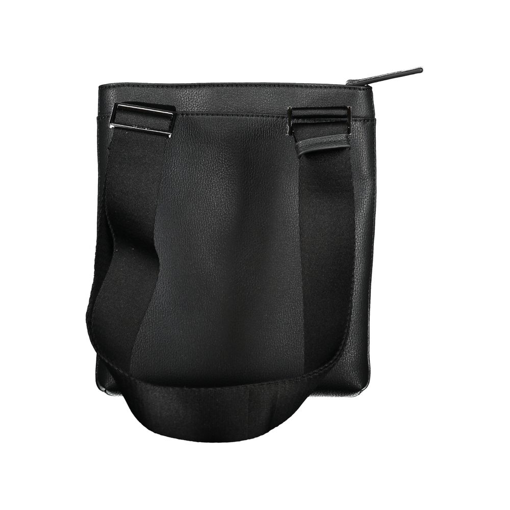 Calvin Klein elegant svart axelväska med kontrasterande detaljer