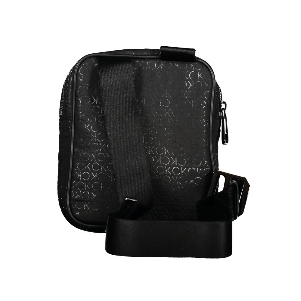 Calvin Klein Sleek Urban Axelväska med Kontrastdetaljer