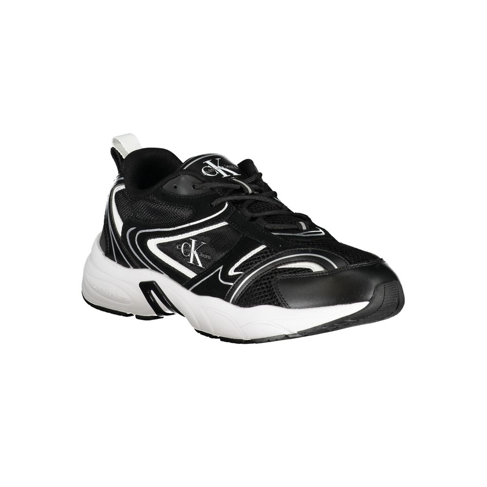 Calvin Klein – Eleganta svarta sneakers med snörning och kontrastdetaljer