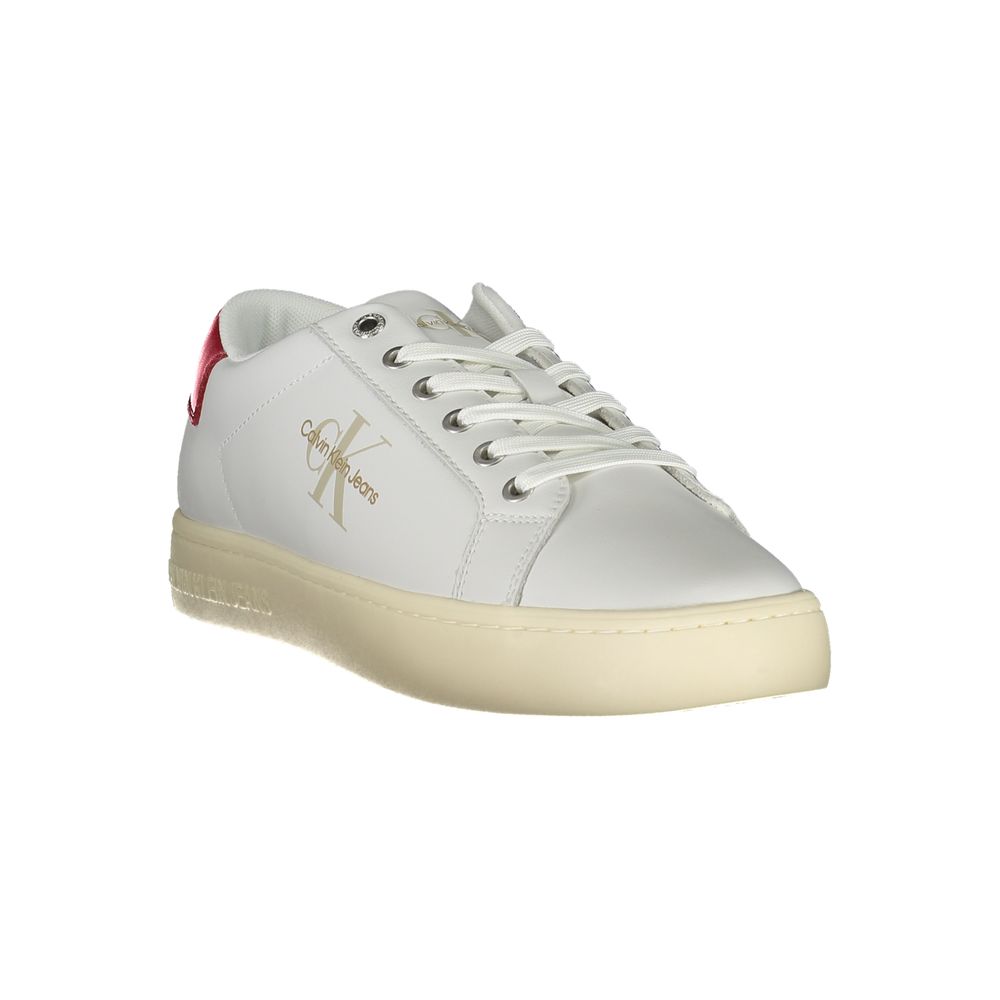 Calvin Klein miljömedvetna vita sneakers med snörning
