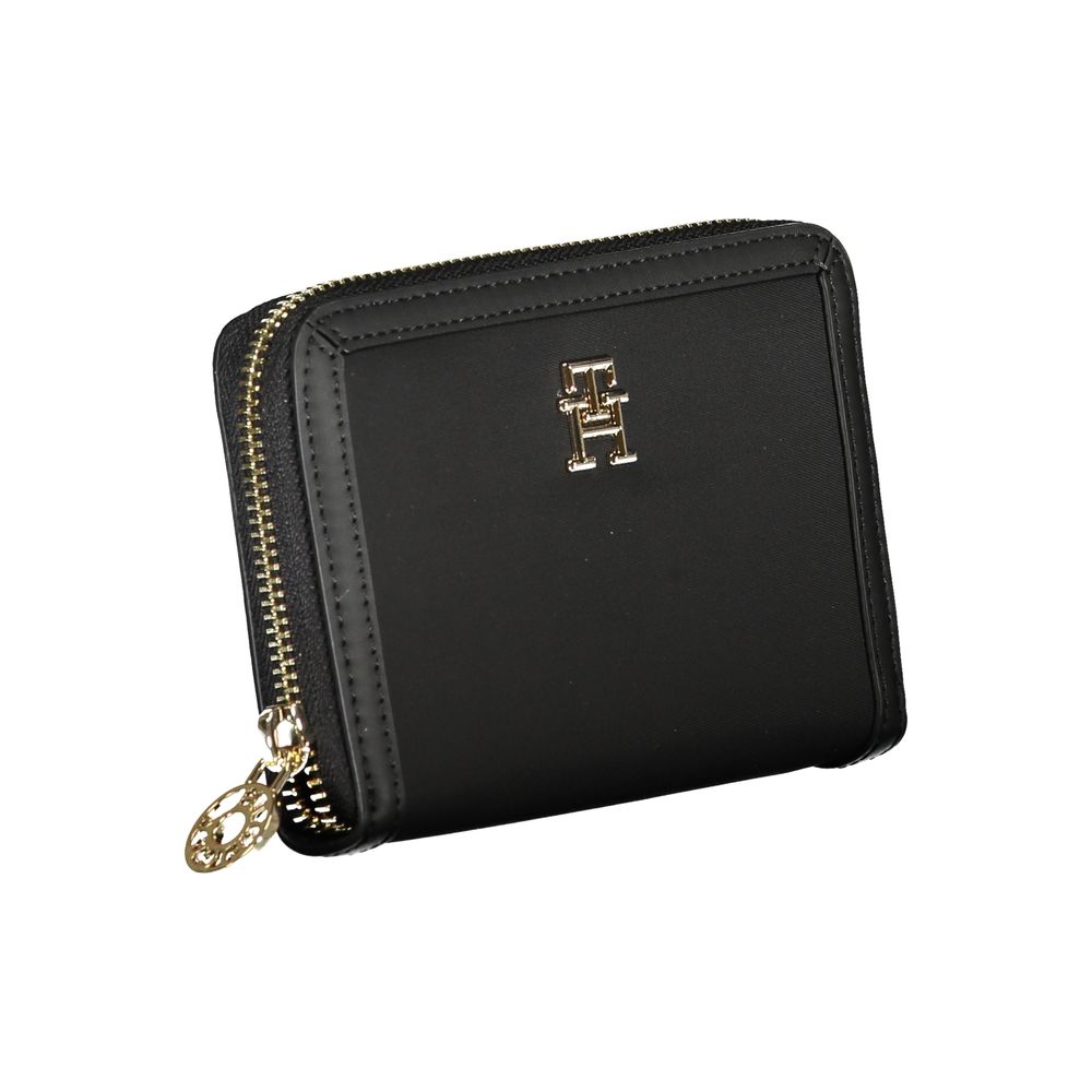 Tommy Hilfiger elegant plånbok med dragkedja och gott om förvaring